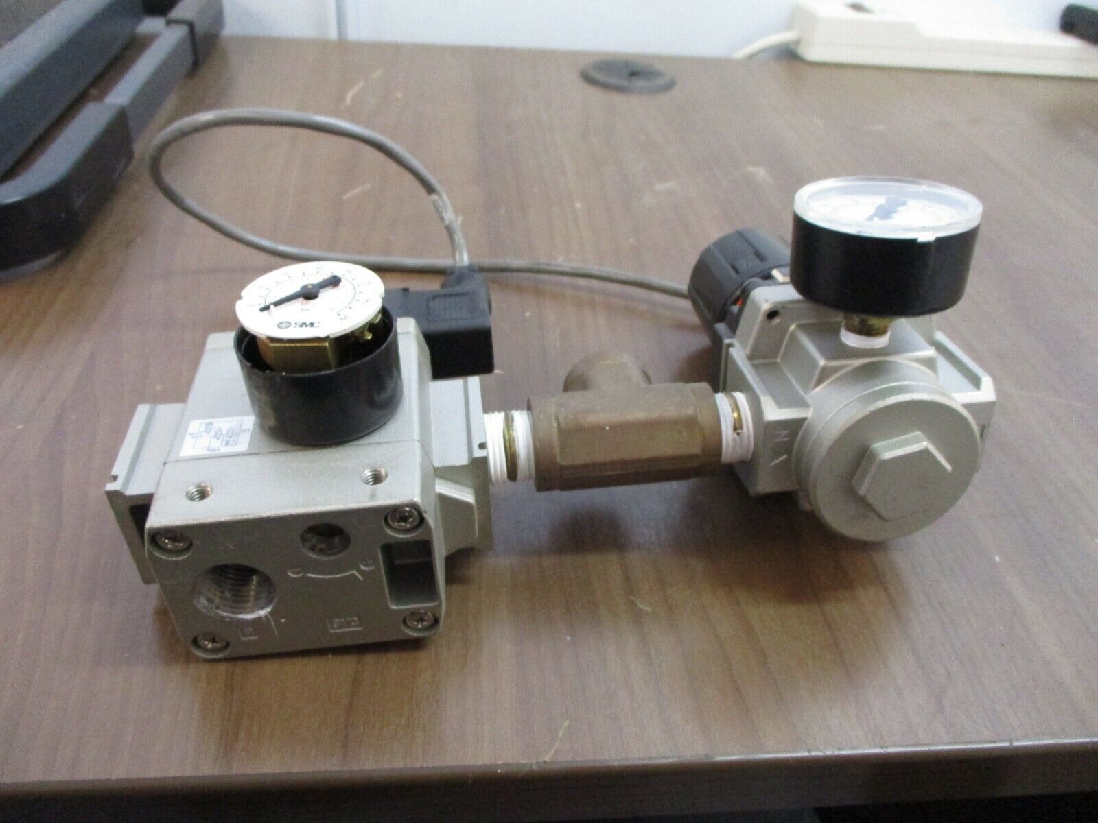 SMC Regulator / Soft Start Valve Assembly NAR4000-N04 / NAV4000-N04-5D2 24VDC