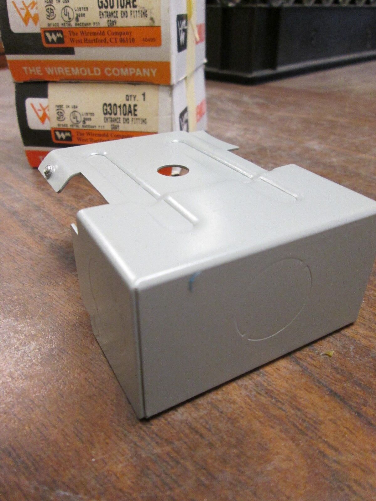 Wiremold Entrance End Fitting G3010AE Lot of 3 New Surplus