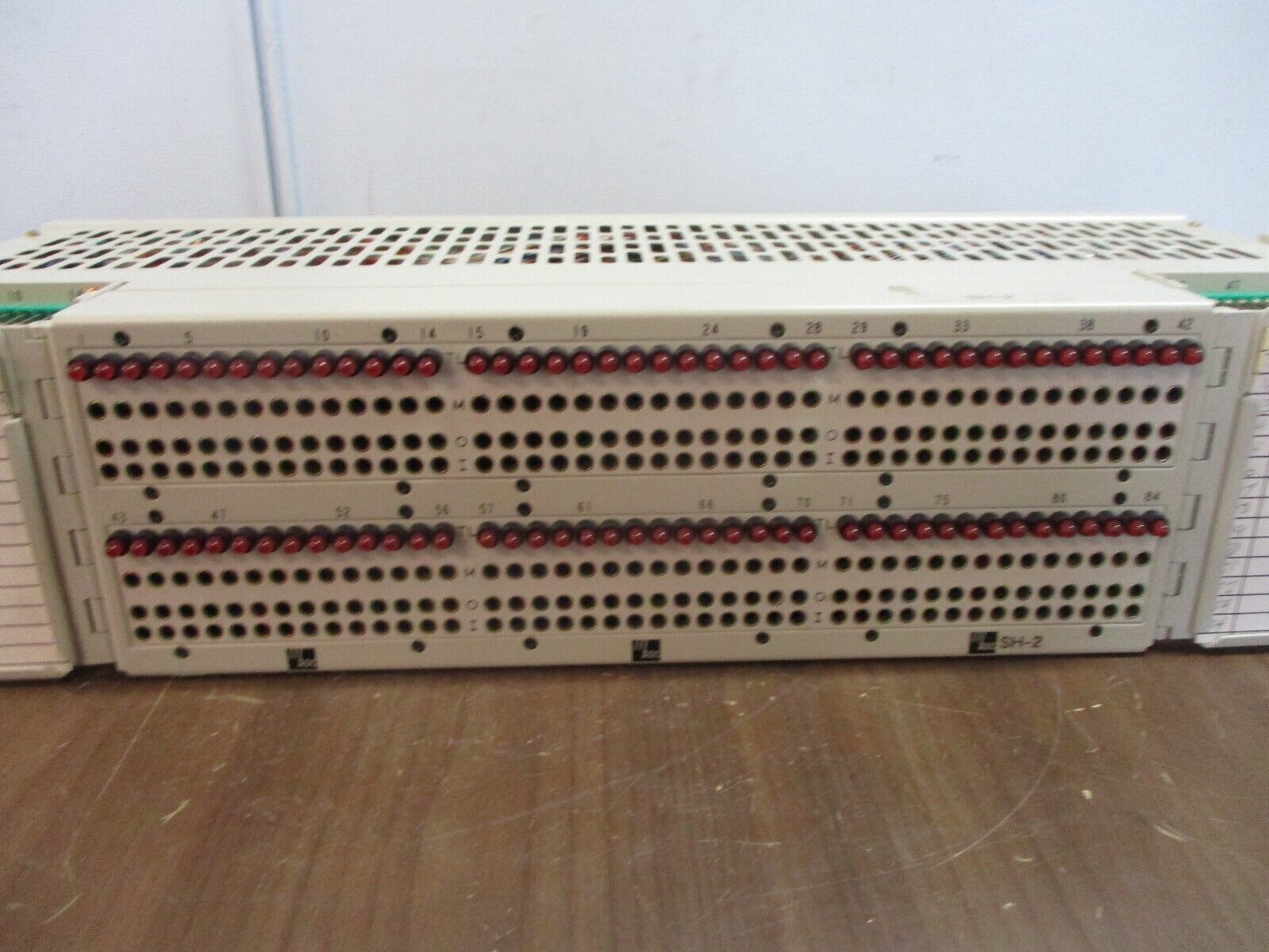 ADC DSX-1 Cross Connect D1M-1A0023 42/56VDC 2A Used