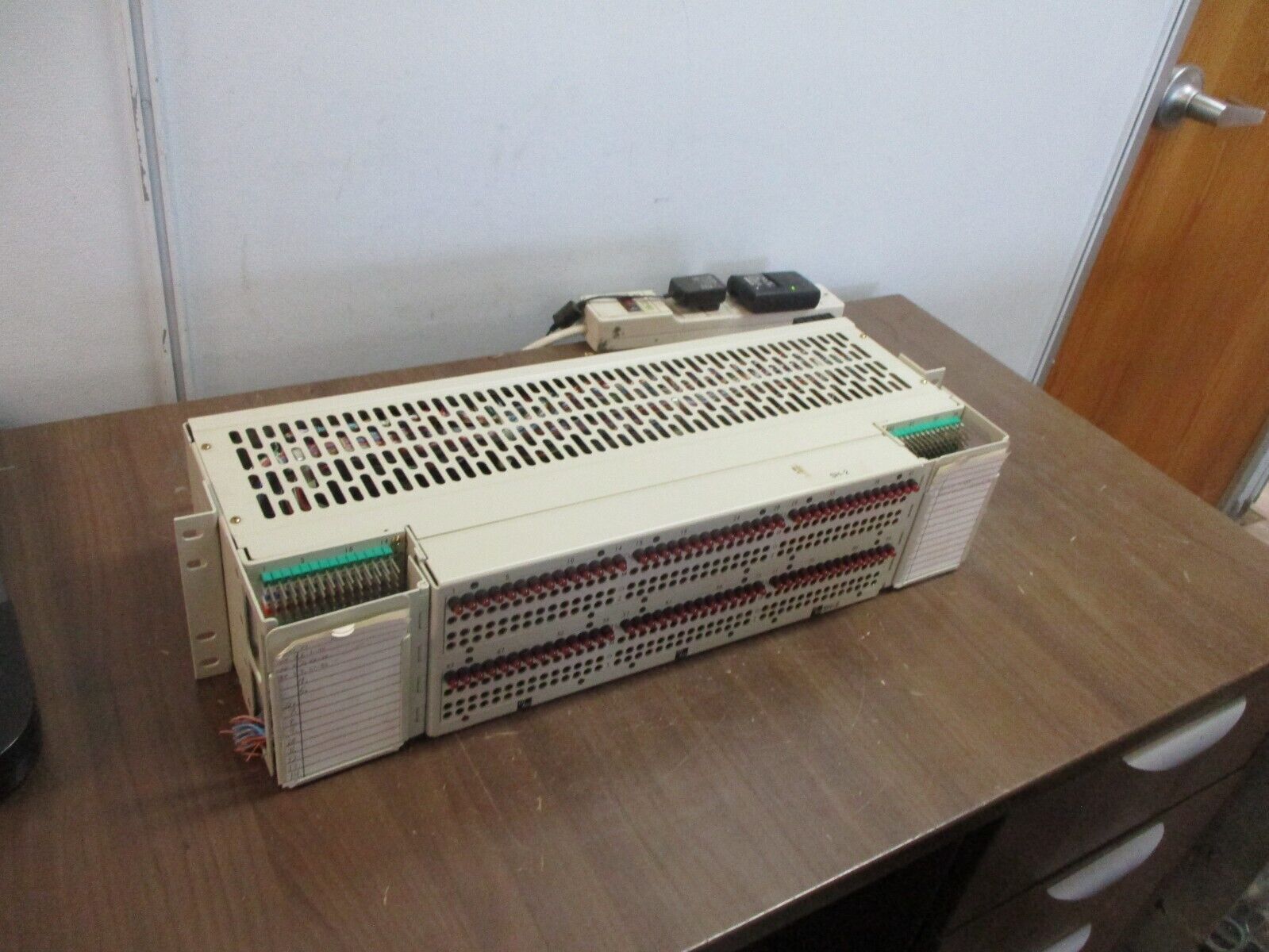 ADC DSX-1 Cross Connect D1M-1A0023 42/56VDC 2A Used