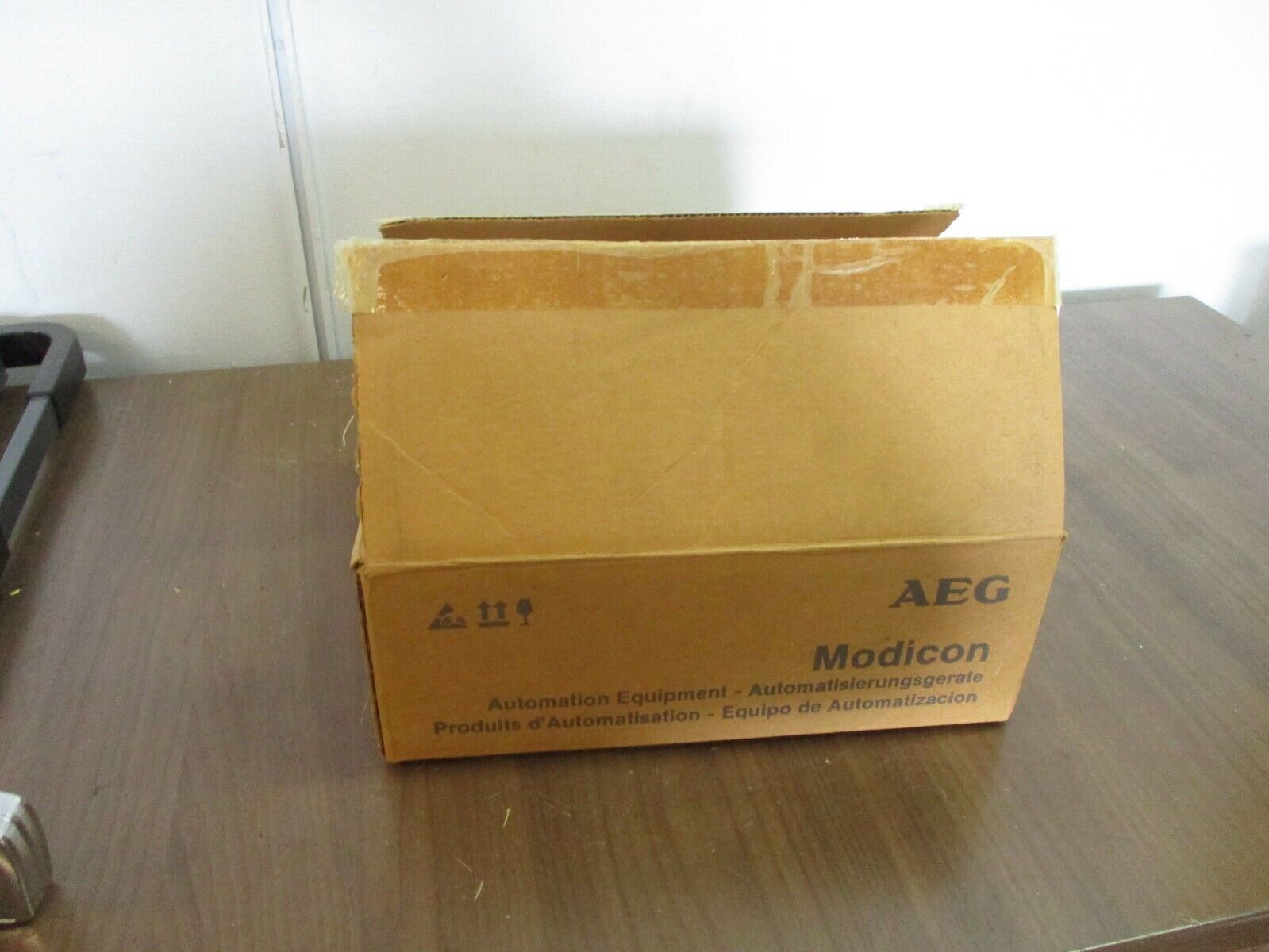 AEG Modicon Isolated Output Module AS-B810-008 115VAC New Surplus
