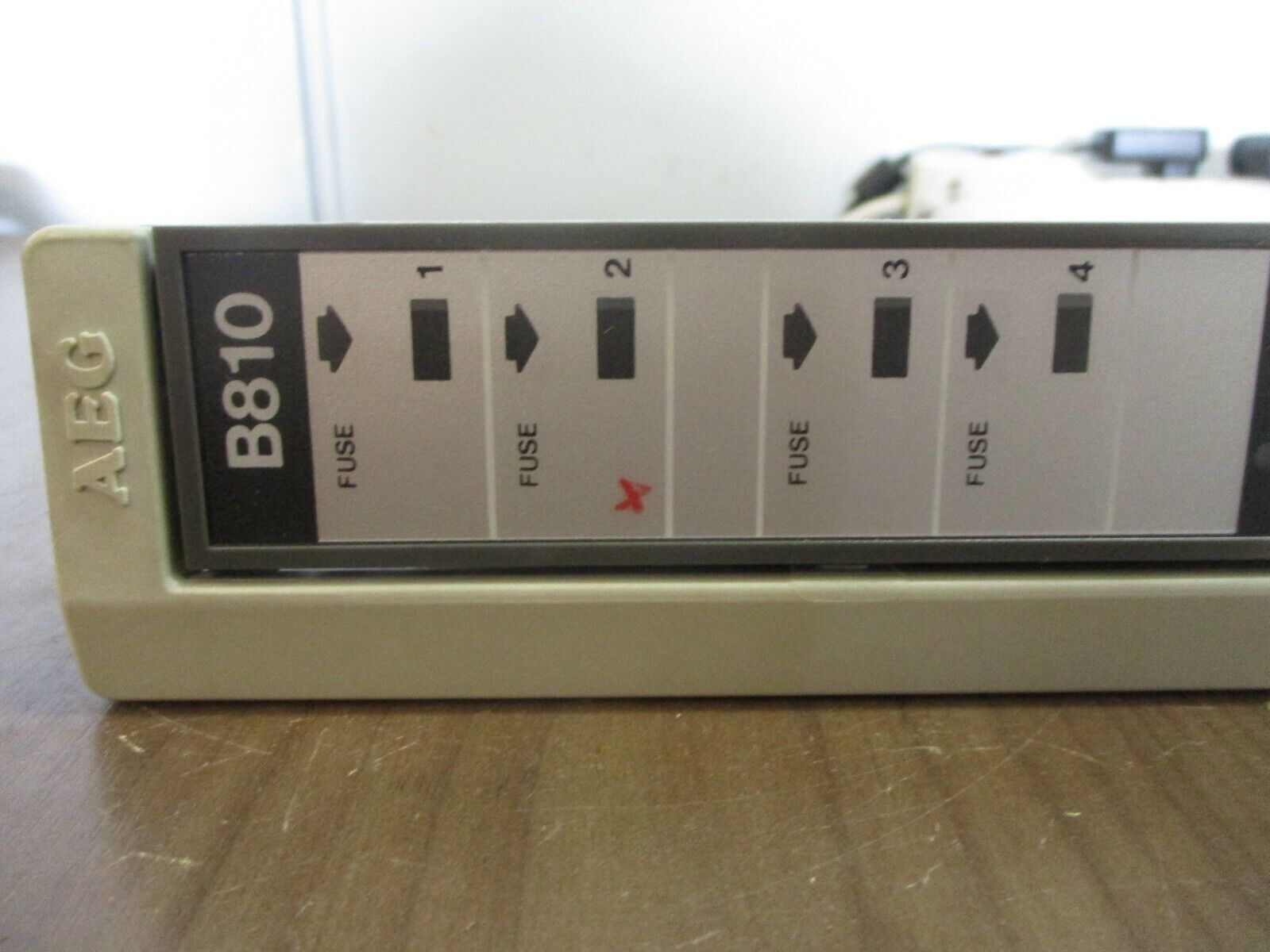 AEG Modicon Isolated Output Module AS-B810-008 115VAC New Surplus