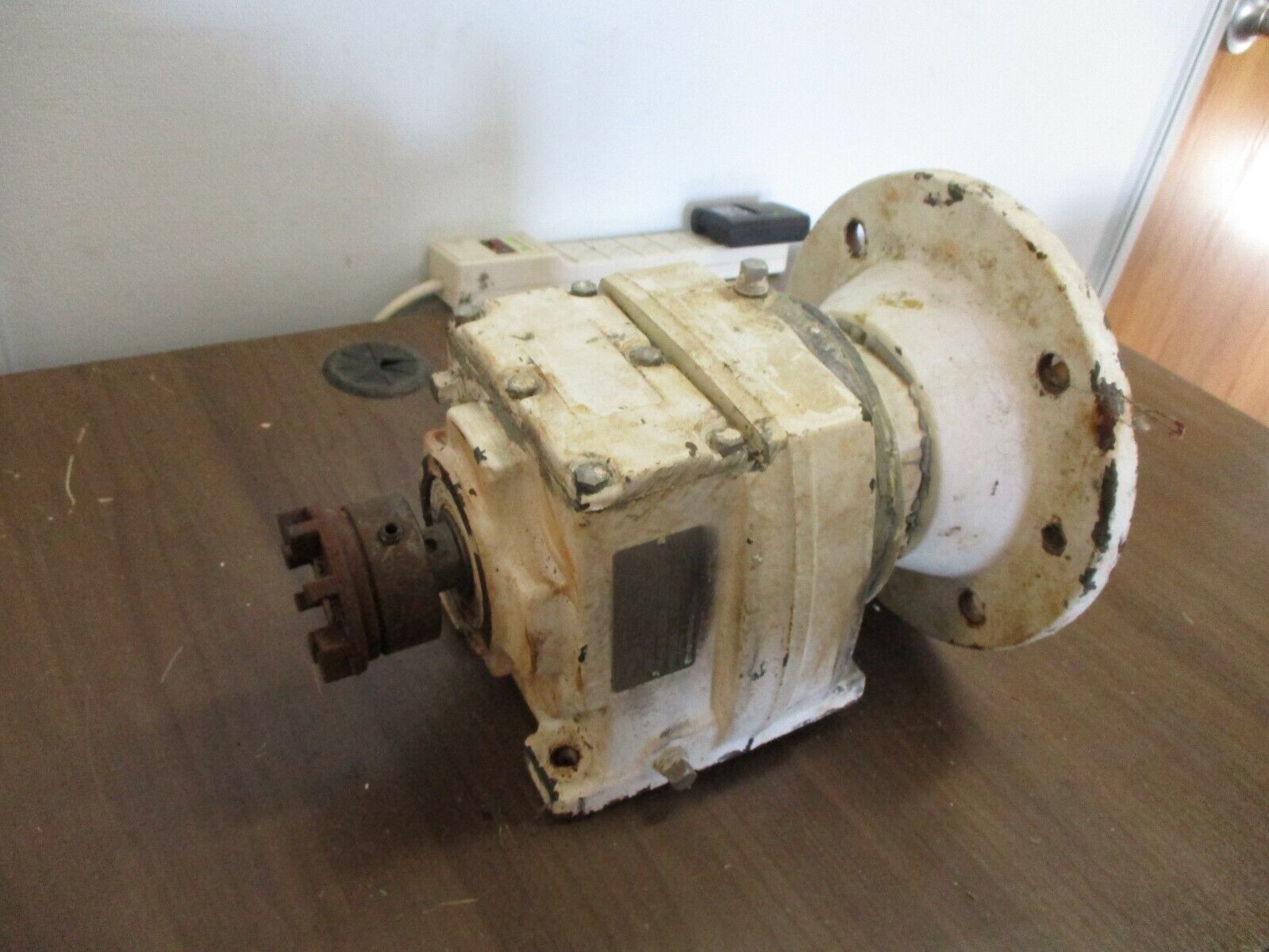Sterling Helical Gear Reducer SPR0402A003394 Ratio 4.5:1 394 RPM Output Used