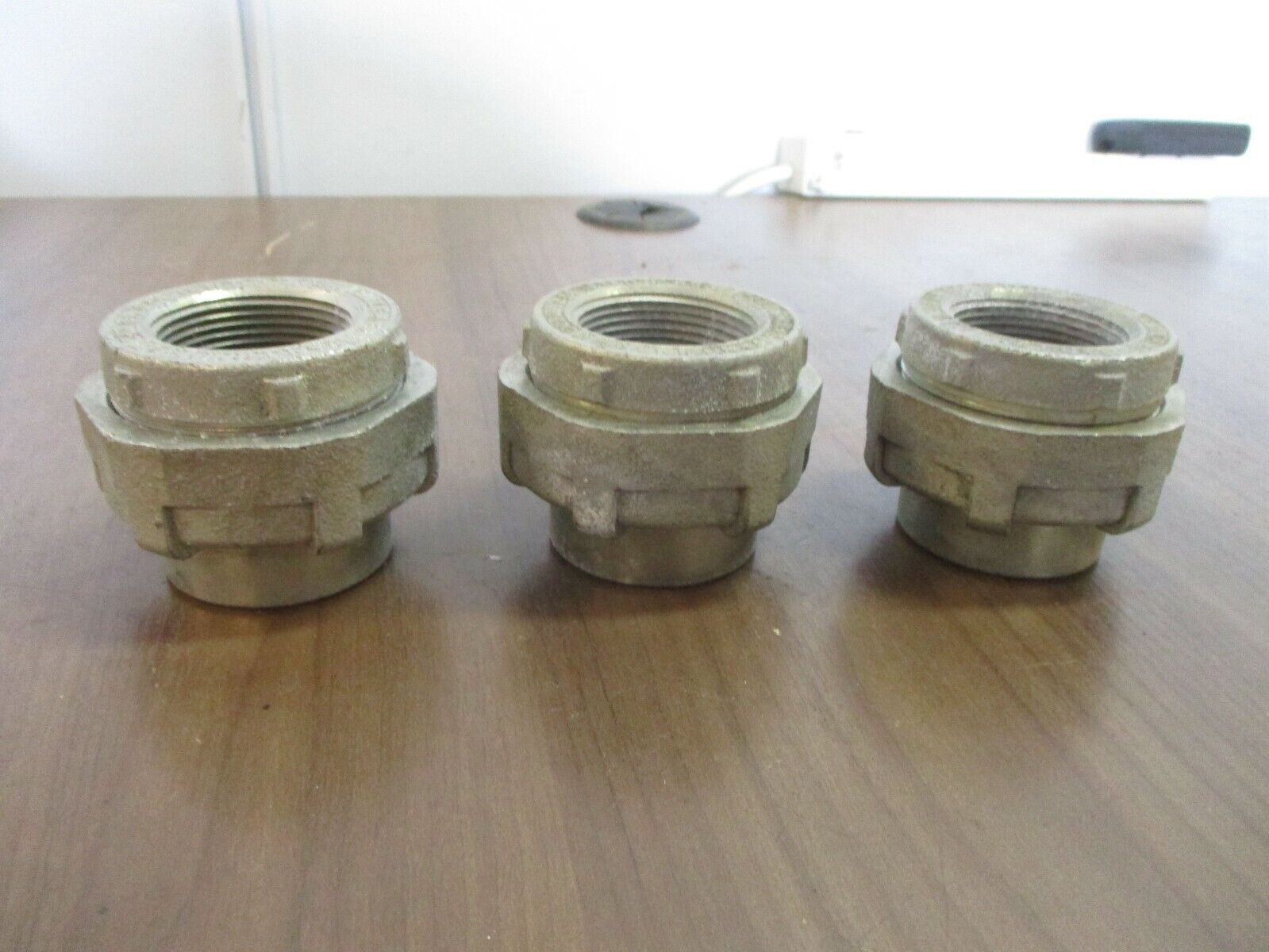 Crouse-Hinds Union Fitting UNF-UNY4 Size: 1 1/4" *Lot of 3* Used