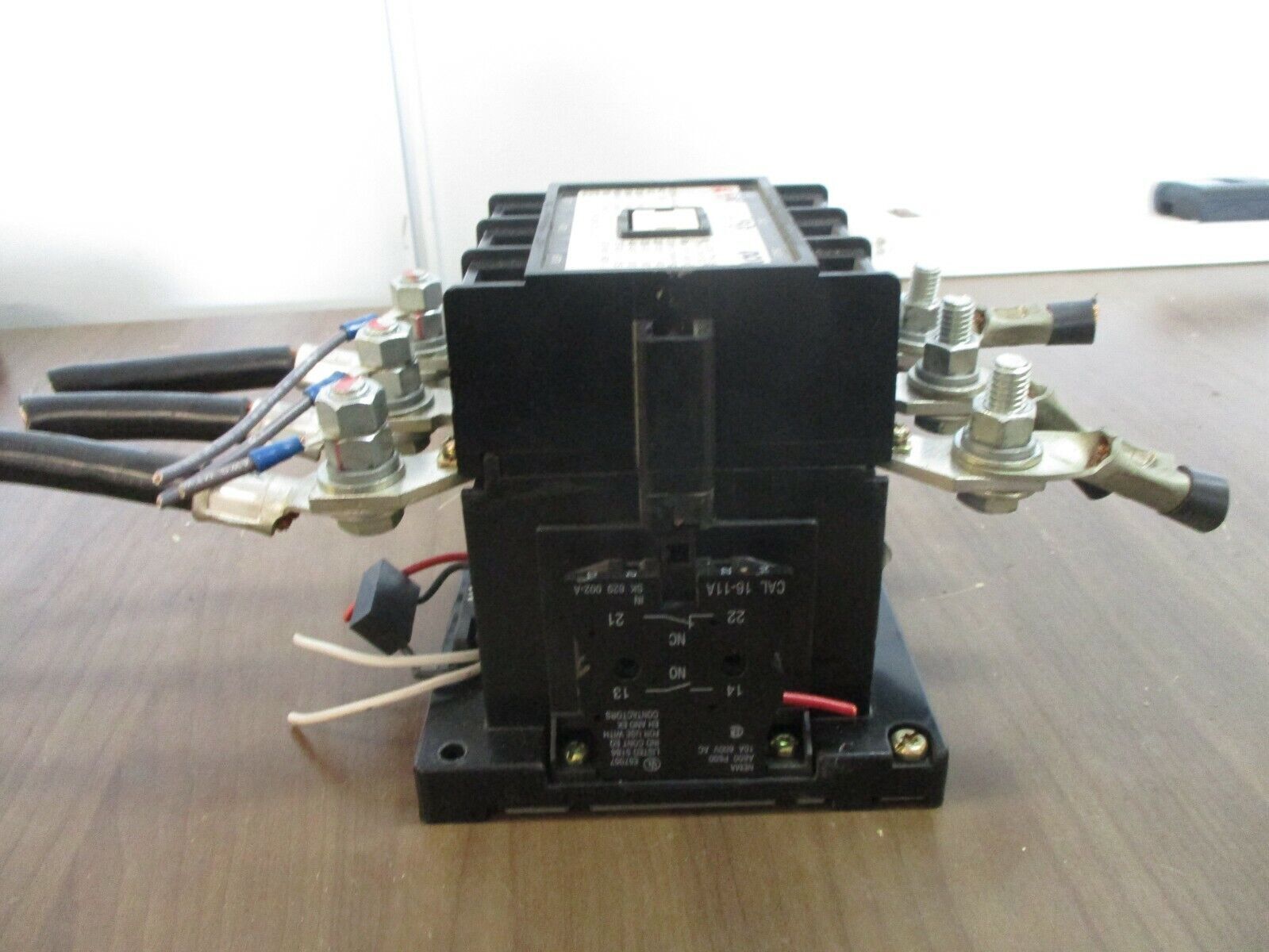 ABB Contactor EH 145C-*L 200A 600V *No Coil* *Missing Terminal Screw* Used