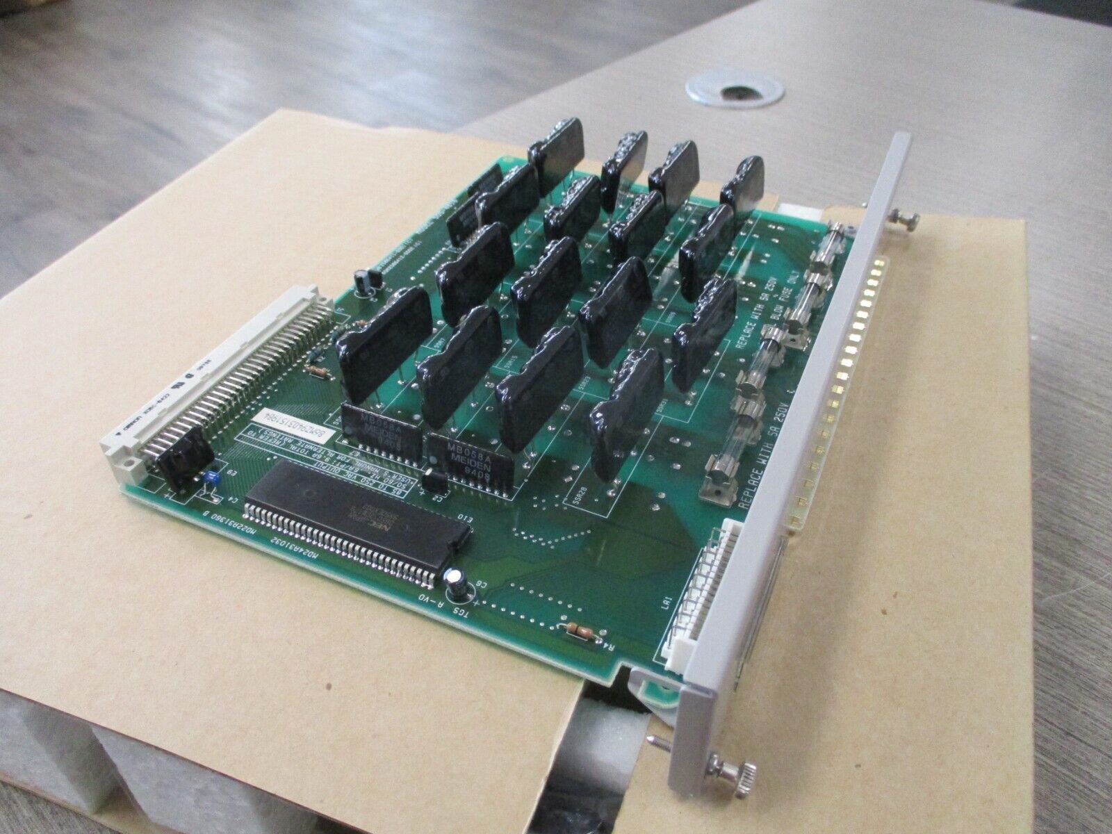 Siemens 505-4816 Output Module 2586270-0002 110-220VAC New Surplus
