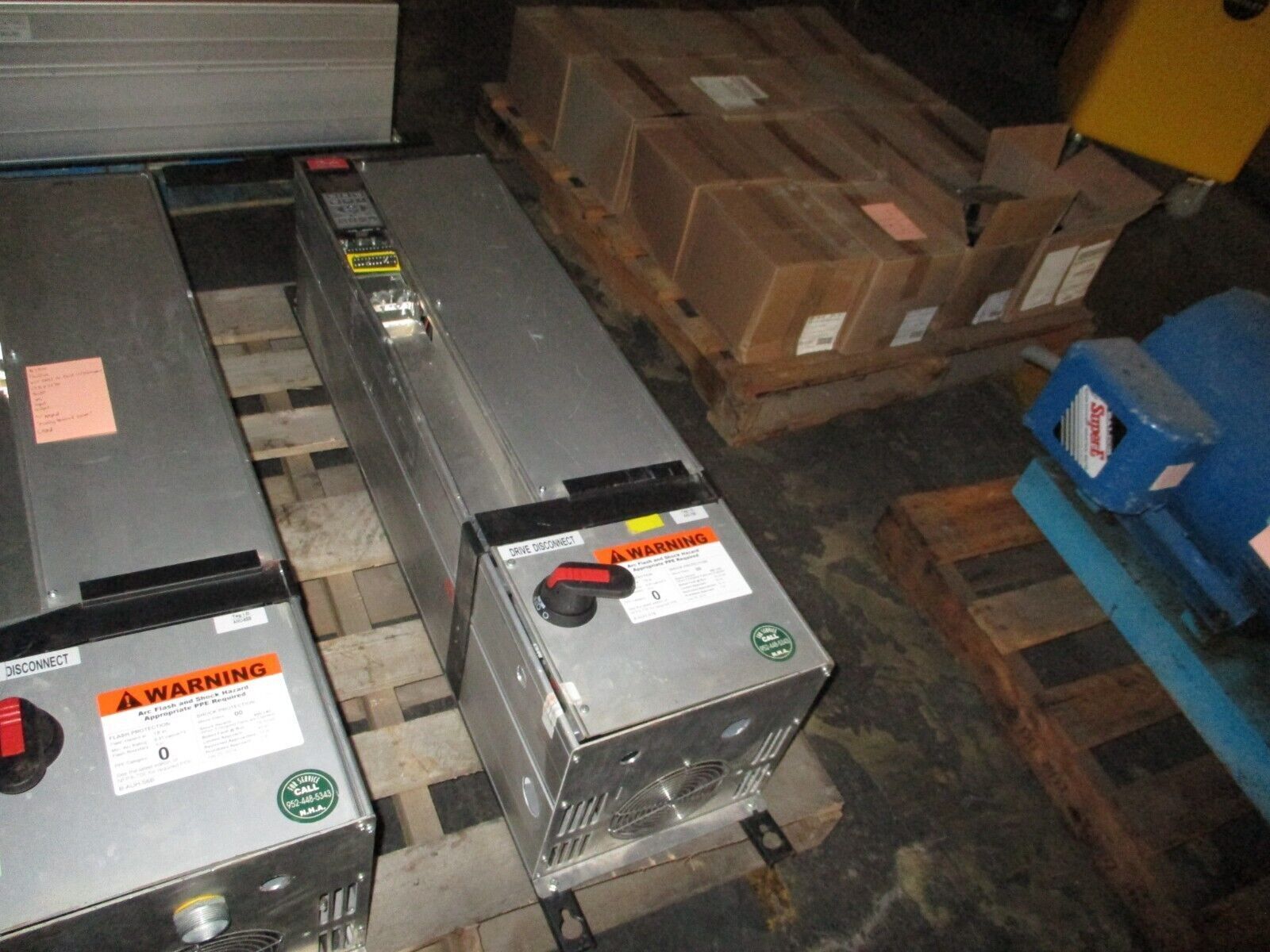 Danfoss VLT 6052 AC Drive w/ Disconnect 175Z7370 50HP 3Ph w/ Keypad Used