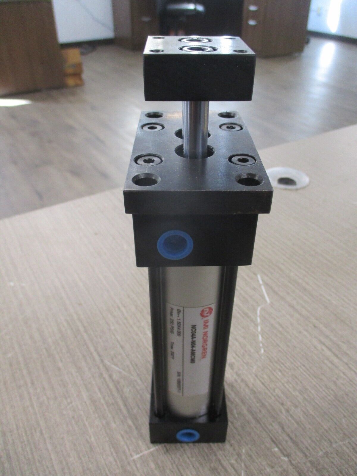 Norgren Non-Rotating Cylinder NCO4A-N0$-AMCM0 250 PSIG Max *No Box* New Surplus
