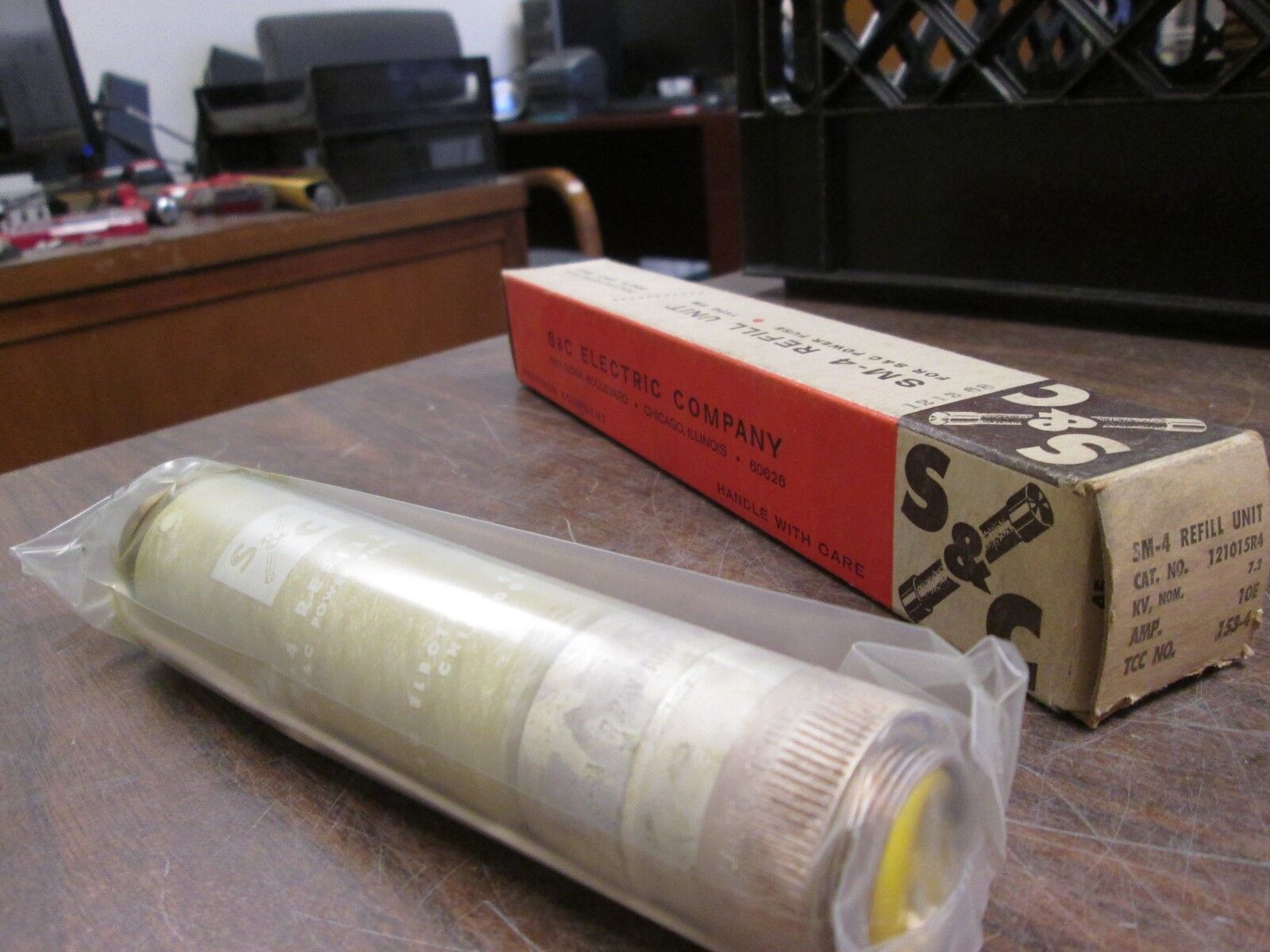 S&C SM-4 Power Fuse Refill Unit 121015-R4 7.2KV 10A New Surplus