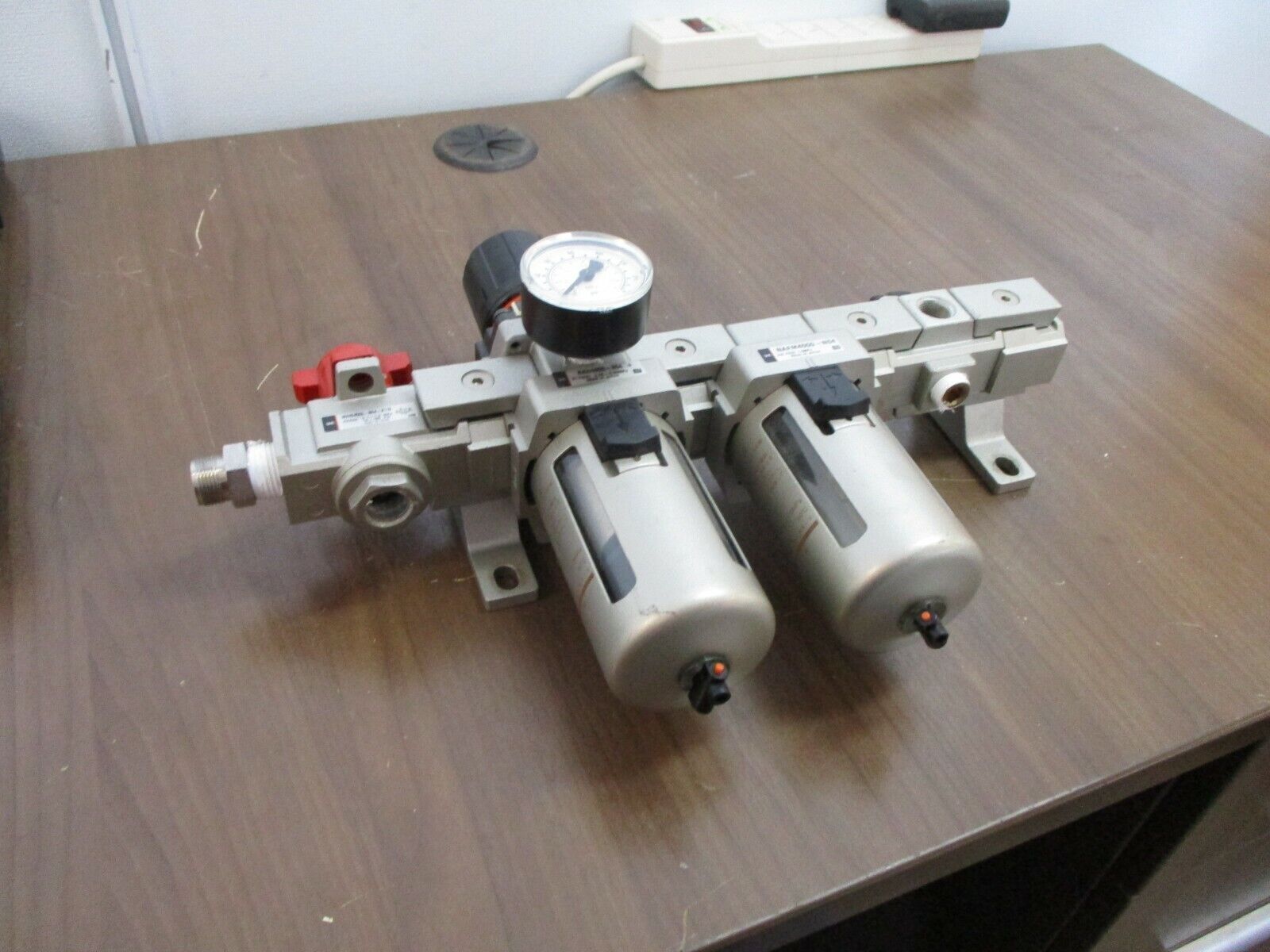 SMC Filter/Regulator Assembly NAFM4000-N04 / Naw4000-N04 0.05-0.85mpa Used