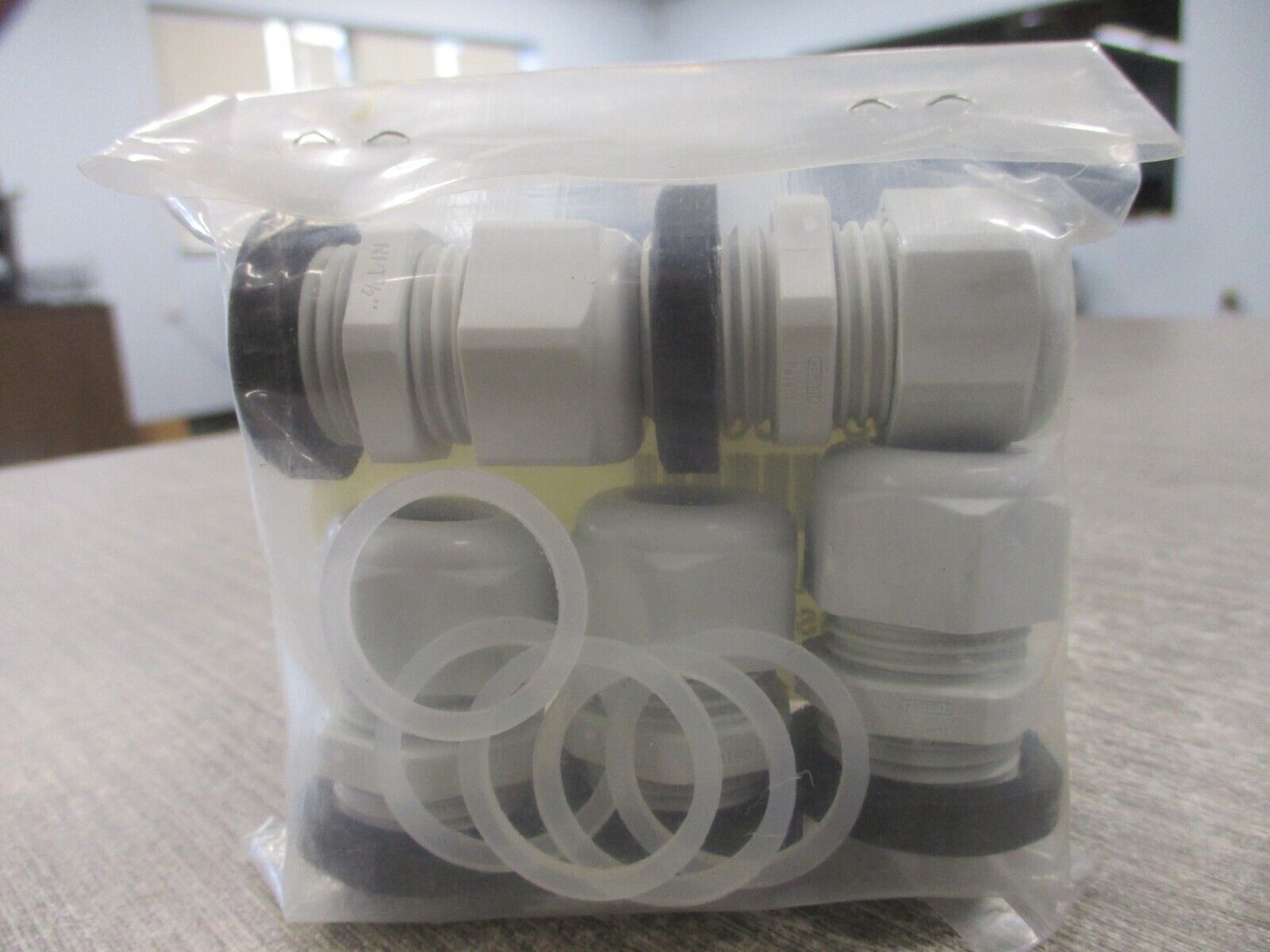 Rosemount Cable Strain Relief Kit 23554-00 5 fittings New Surplus