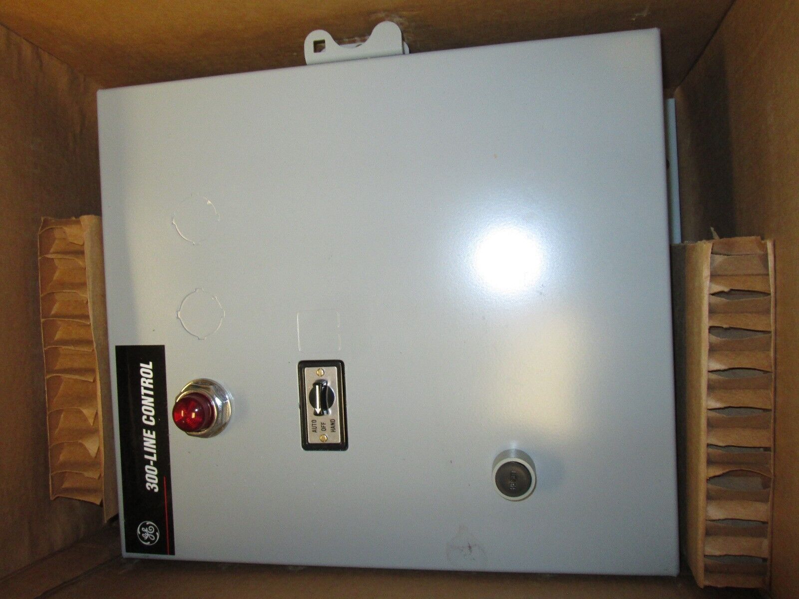 GE Enclosed Starter CR306B10400ANTDR Size 0 3P 120V Coil Nema 1 New Surplus