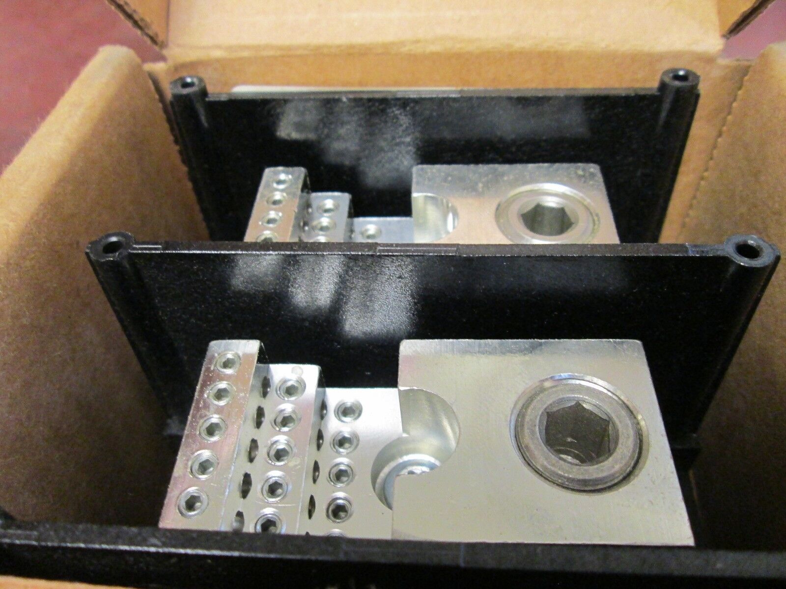 Ferraz Shawmut Power Distribution Block 67622 600V 2P New Surplus