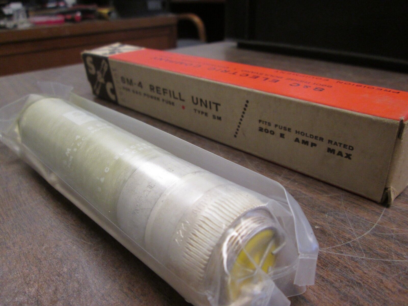 S&C SM-4 Power Fuse Refill Unit 121030-R4 7.2KV 20A New Surplus