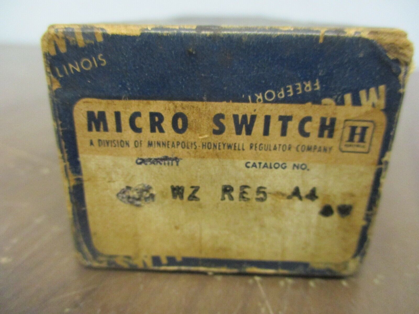 Micro Switch Limit Switch WZ-RE5-A4 New Surplus *Box of 6*