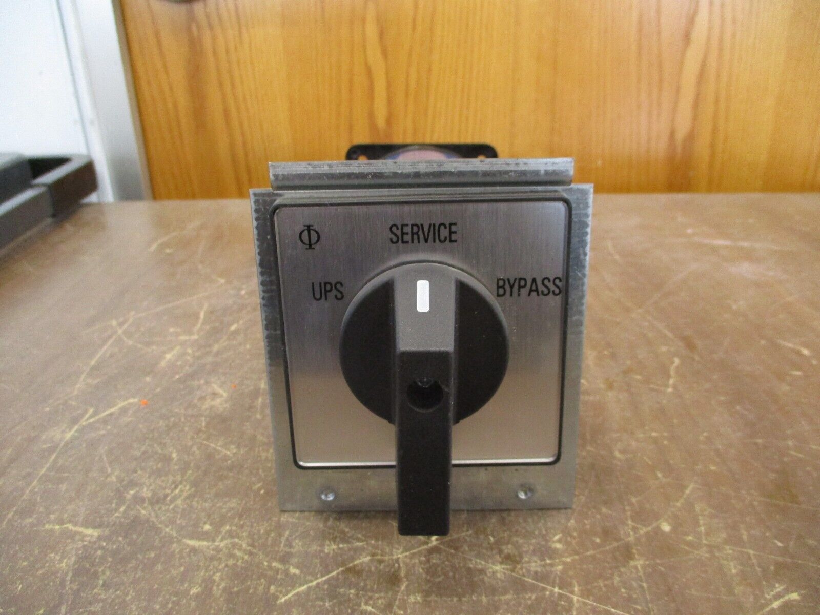 Kraus & Naimer C80 UPS Service Bypass Rotary Switch USM663 100A 600V Used