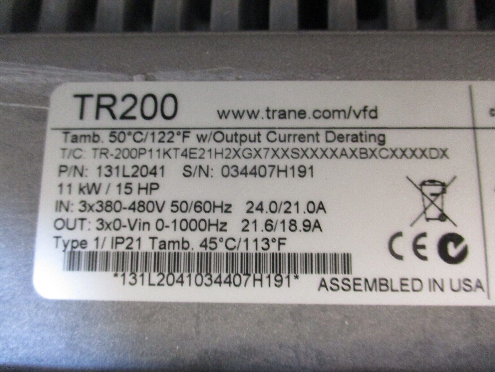 Trane TR200 AC Drive 131L2041 15HP 3Ph w/ Keypad *Chipped Cover* Used