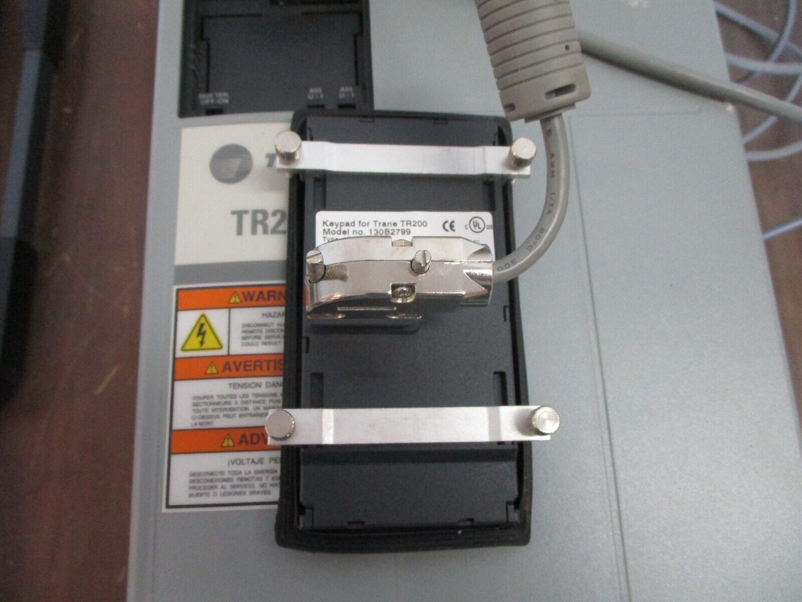 Trane TR200 AC Drive 131L2041 15HP 3Ph w/ Keypad *Chipped Cover* Used