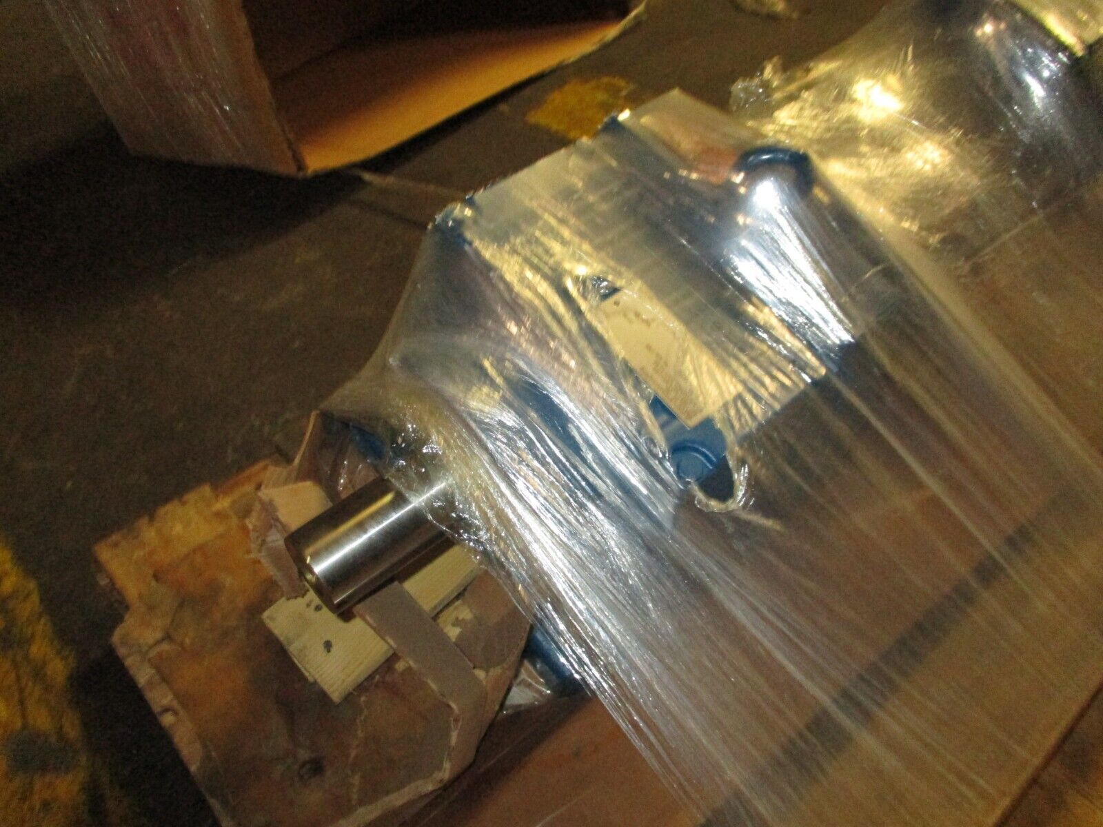 SEW-EURODRIVE Gearmotor R87 DRN132S4/BE11HR 7.5HP 230/460V 18.40/9.20A 60Hz 3Ph