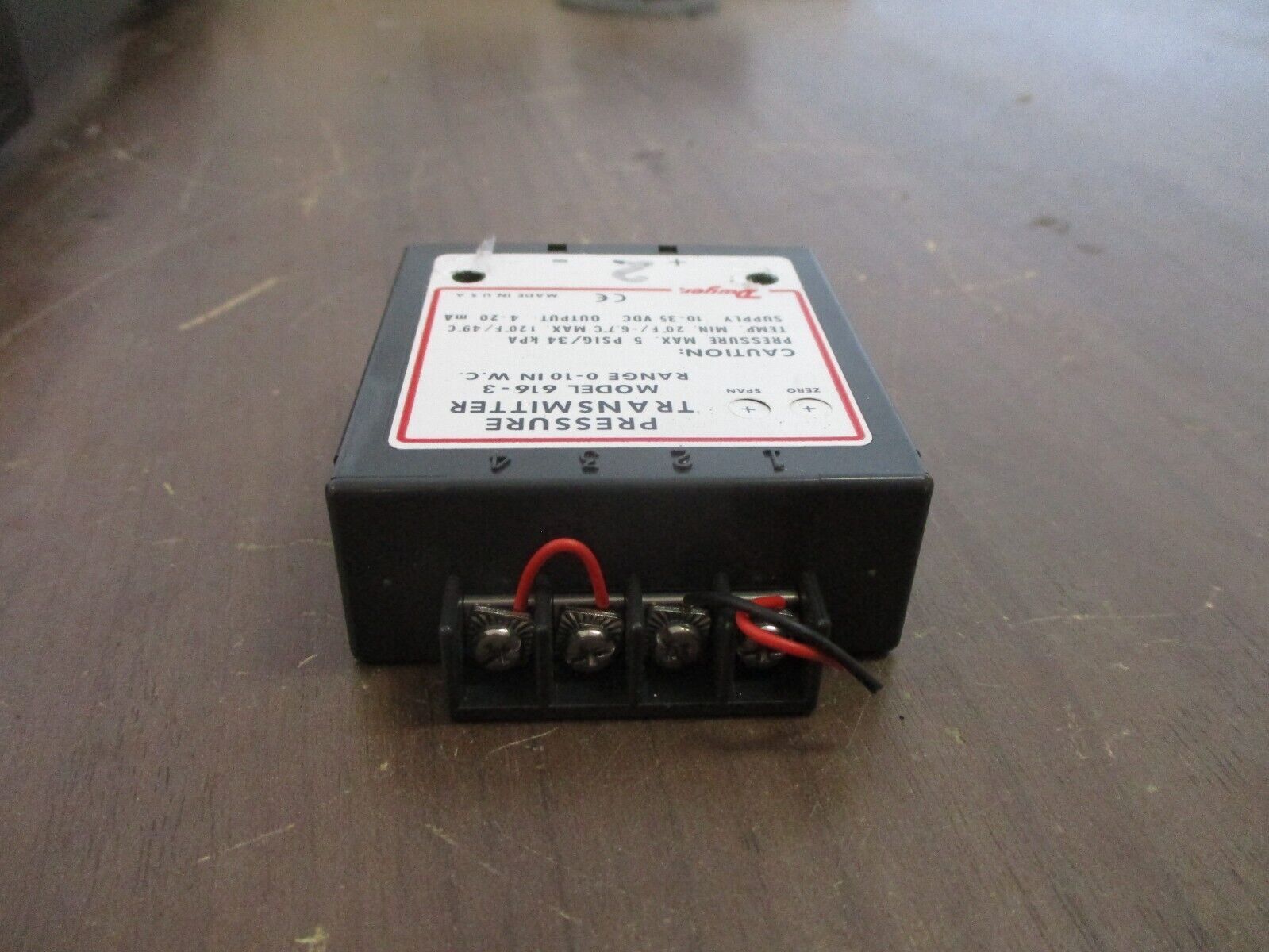 Dwyer Pressure Transmitter 616-3 Range: 0-10" W.C. Used