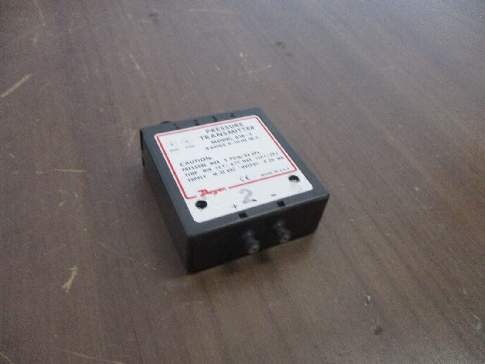 Dwyer Pressure Transmitter 616-3 Range: 0-10" W.C. Used