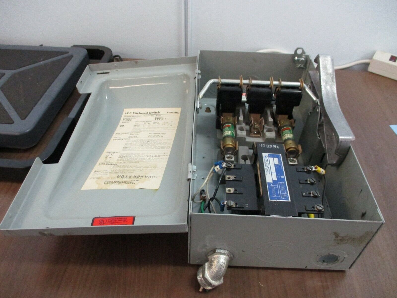 ITE Fusible Safety Switch/Disconnect F322 60A 240V w/Control Transformer Used