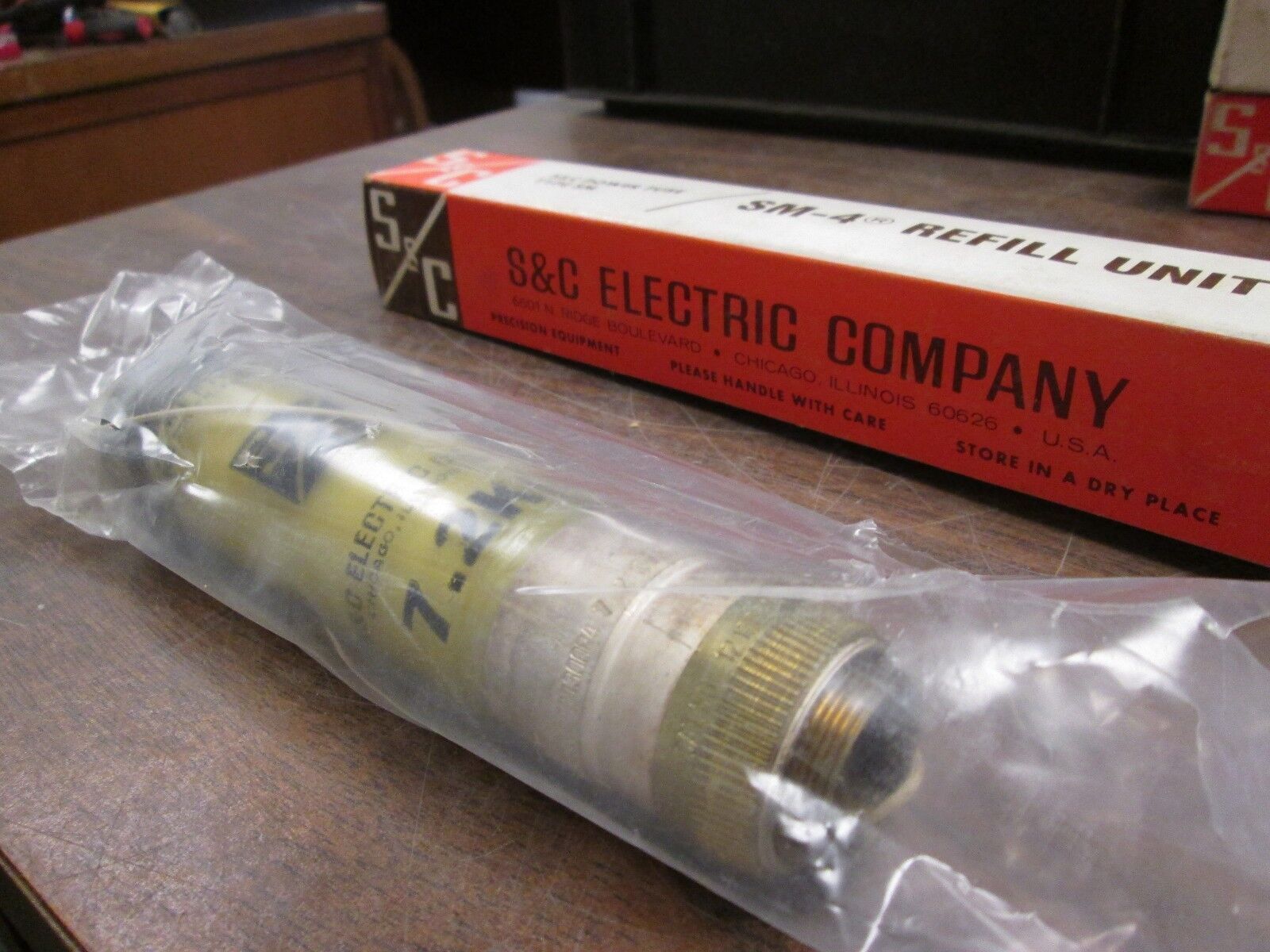 S&C SM-4 Power Fuse Refill Unit 121300R4 4.2KV 200A New Surplus