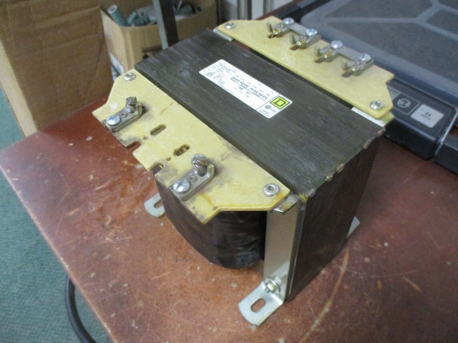 TRANSFORMADOR DE CONTROL SQUARE D 9070T3000D1, 3 KVA, PRIM.240/480-220 TRANSFORMADOR DE CONTROL SQUARE D 9070T3000D1, 3 KVA, PRIM.240/480-220