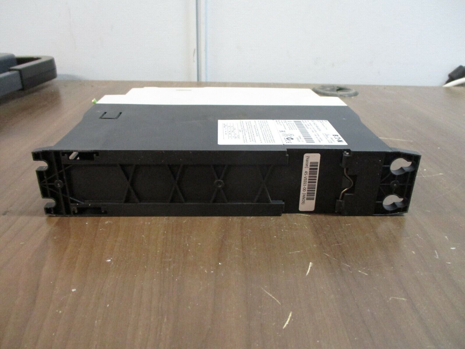 Eaton PowerXL AC Drive DE1-342D1NN-N20N 1HP 3Ph Used
