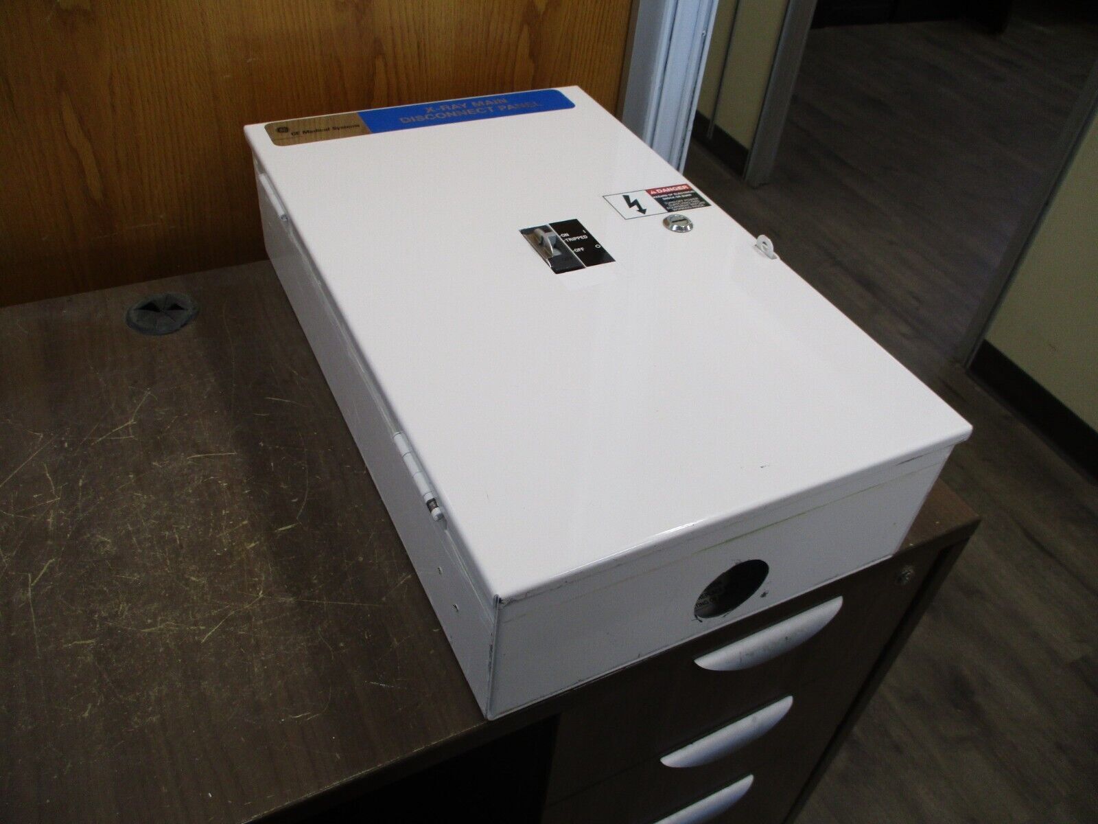 GE GE Medical Systems X-Ray Main Disconnect Panel R4502JB 80A 480V 3Ph Input