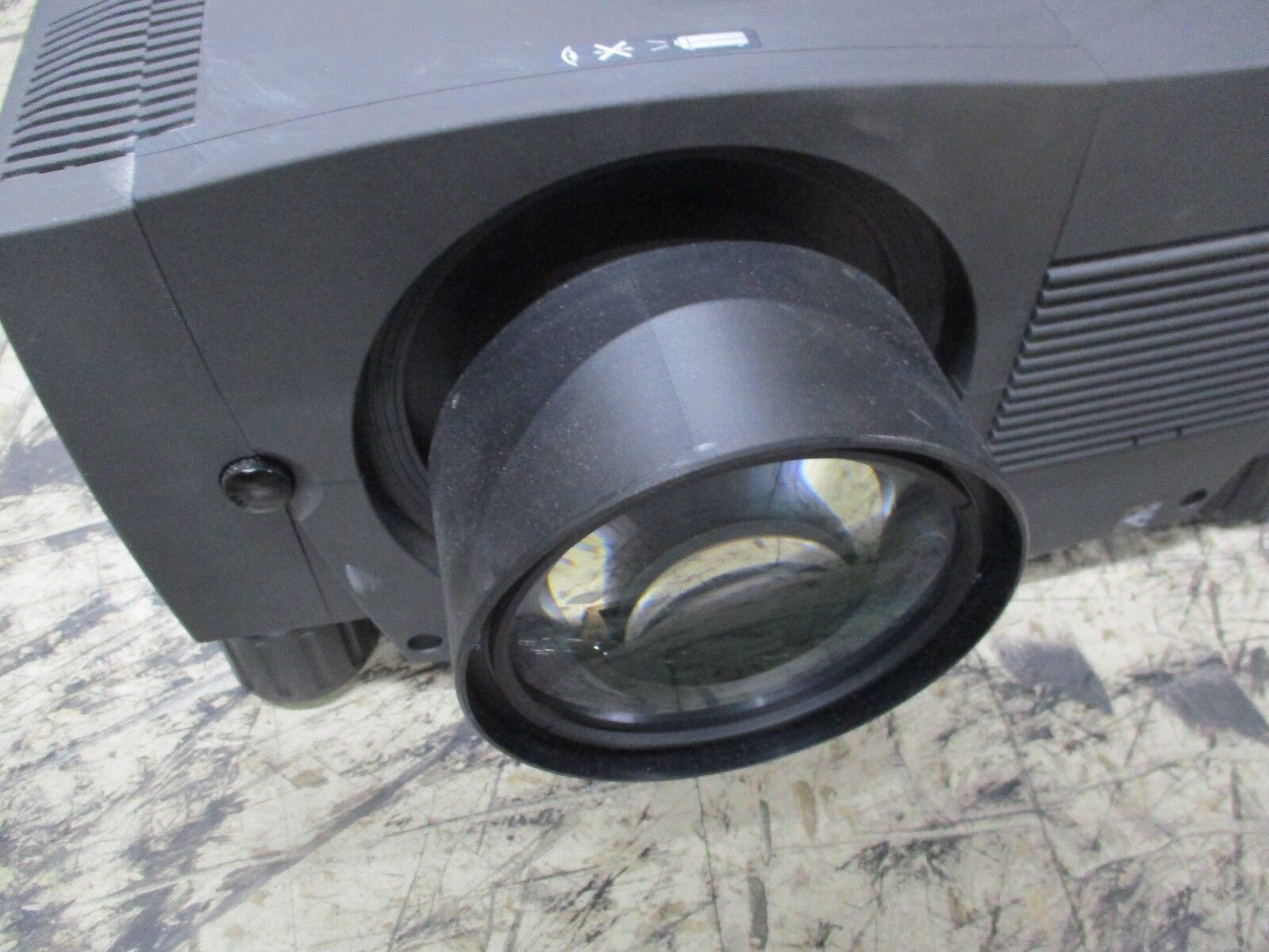 Christie Road Runner L6 LCD Projector 38-RS1001-02 120/240V 1Ph Used