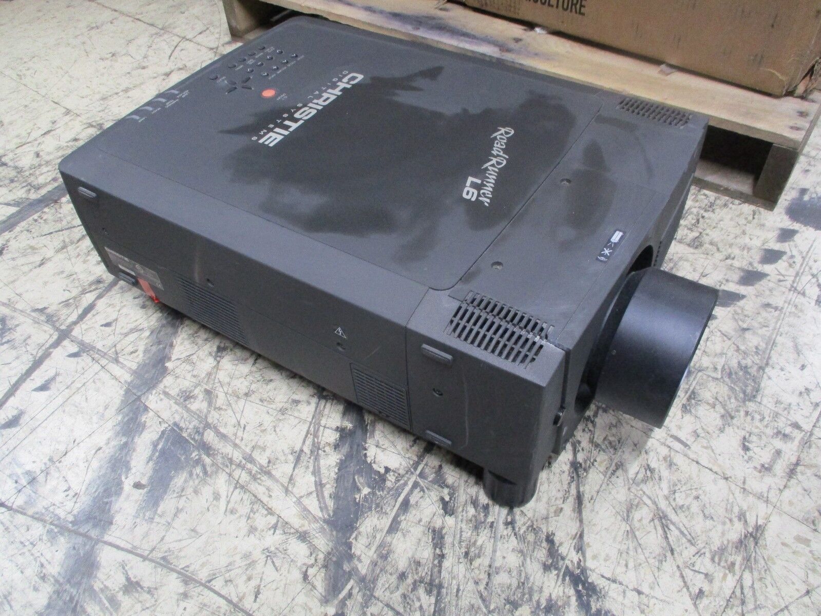 Christie Road Runner L6 LCD Projector 38-RS1001-02 120/240V 1Ph Used