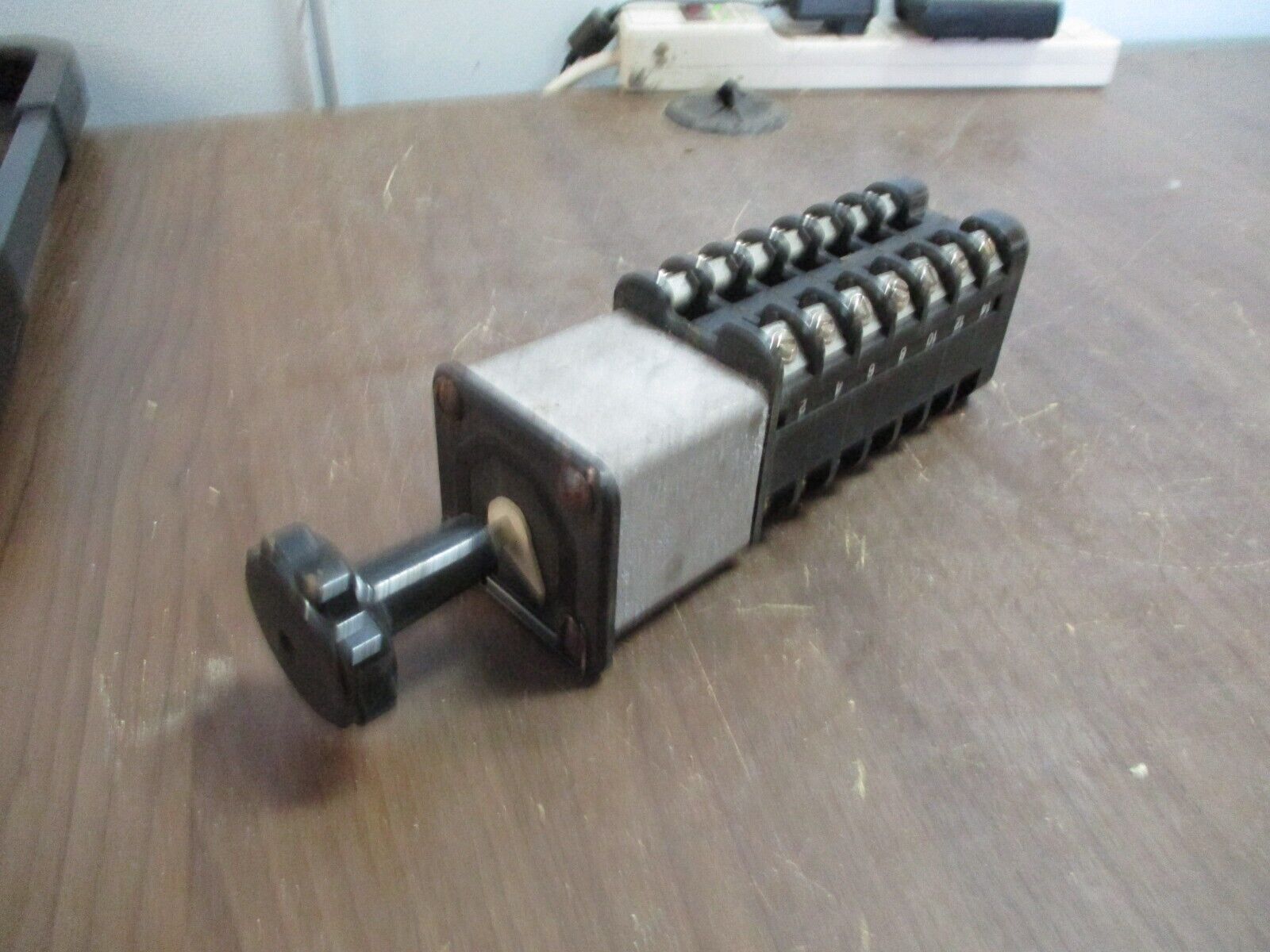 GE Type SBM Rotary Switch G4A15S1A1K1 Used