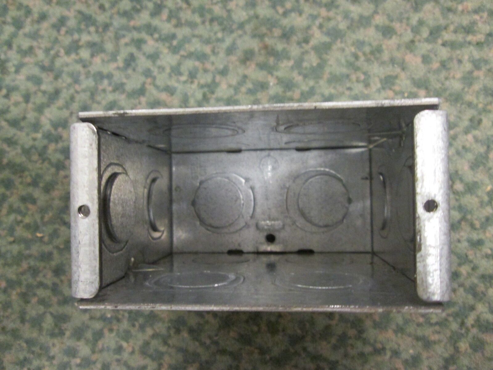 Thomas & Betts Outlet Box GW135G Box of 19 1 gang 3-1/2" deep 1/2" & 3/4" KOs