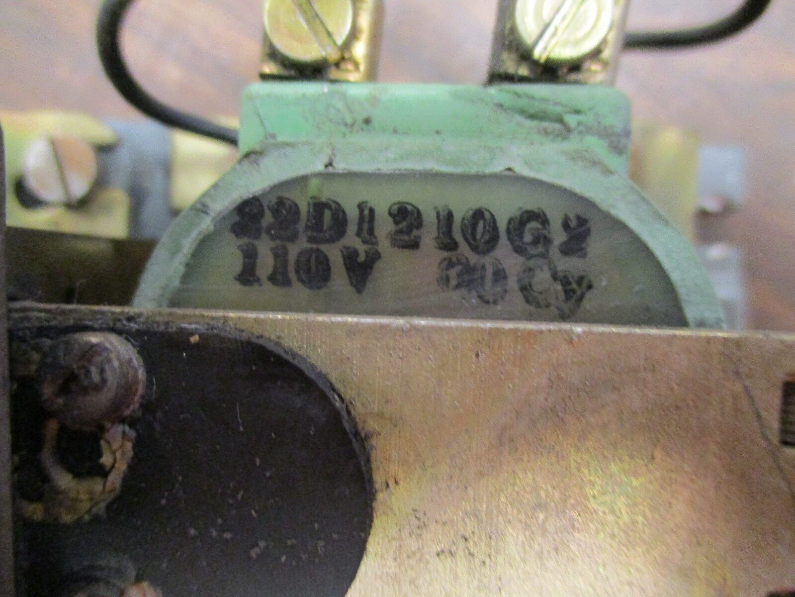 GE Machine Tool Relay CR2810A15AC 110V Coils 10A 600V Used