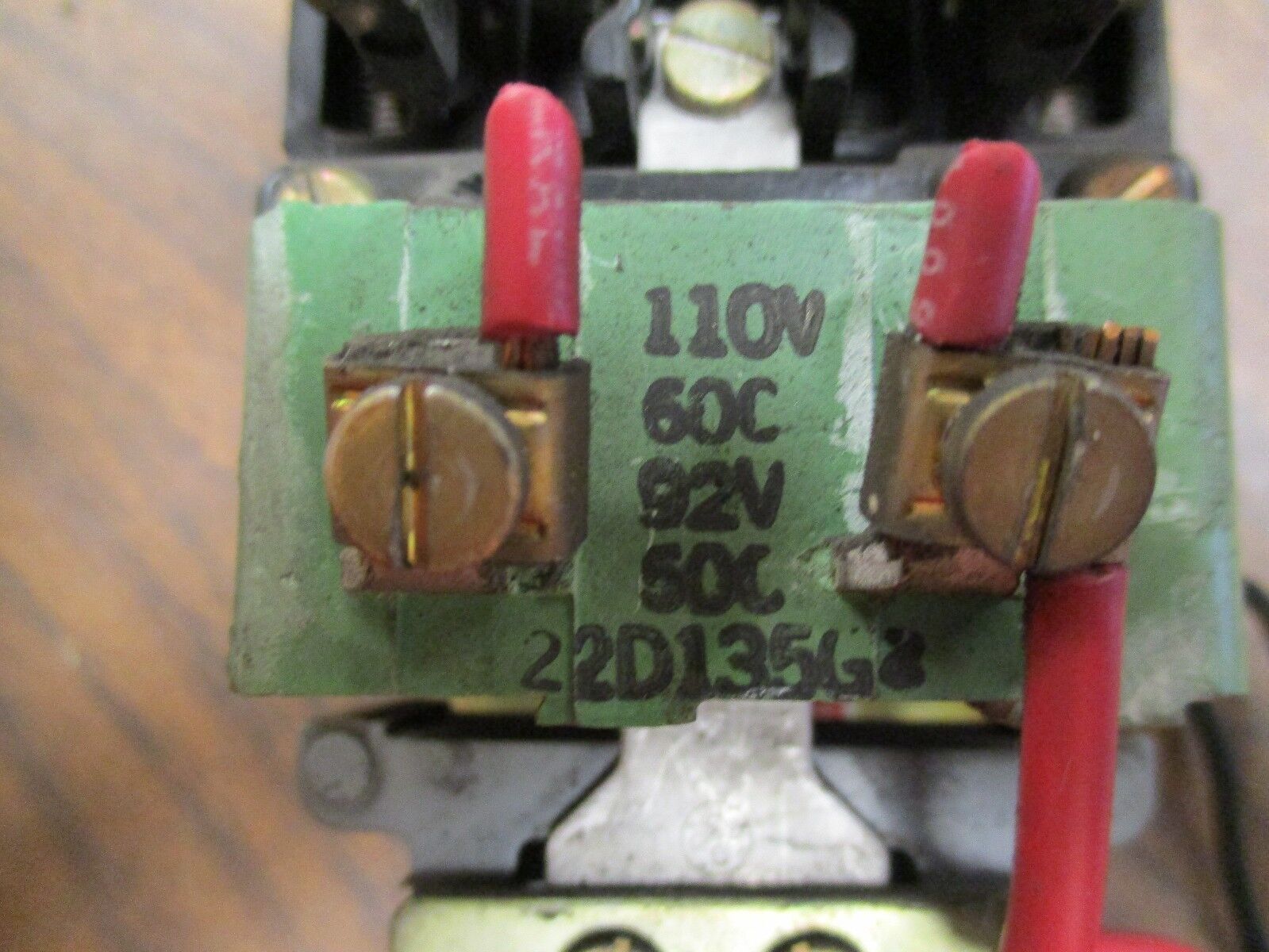 GE Machine Tool Relay CR2810A15AC 110V Coils 10A 600V Used