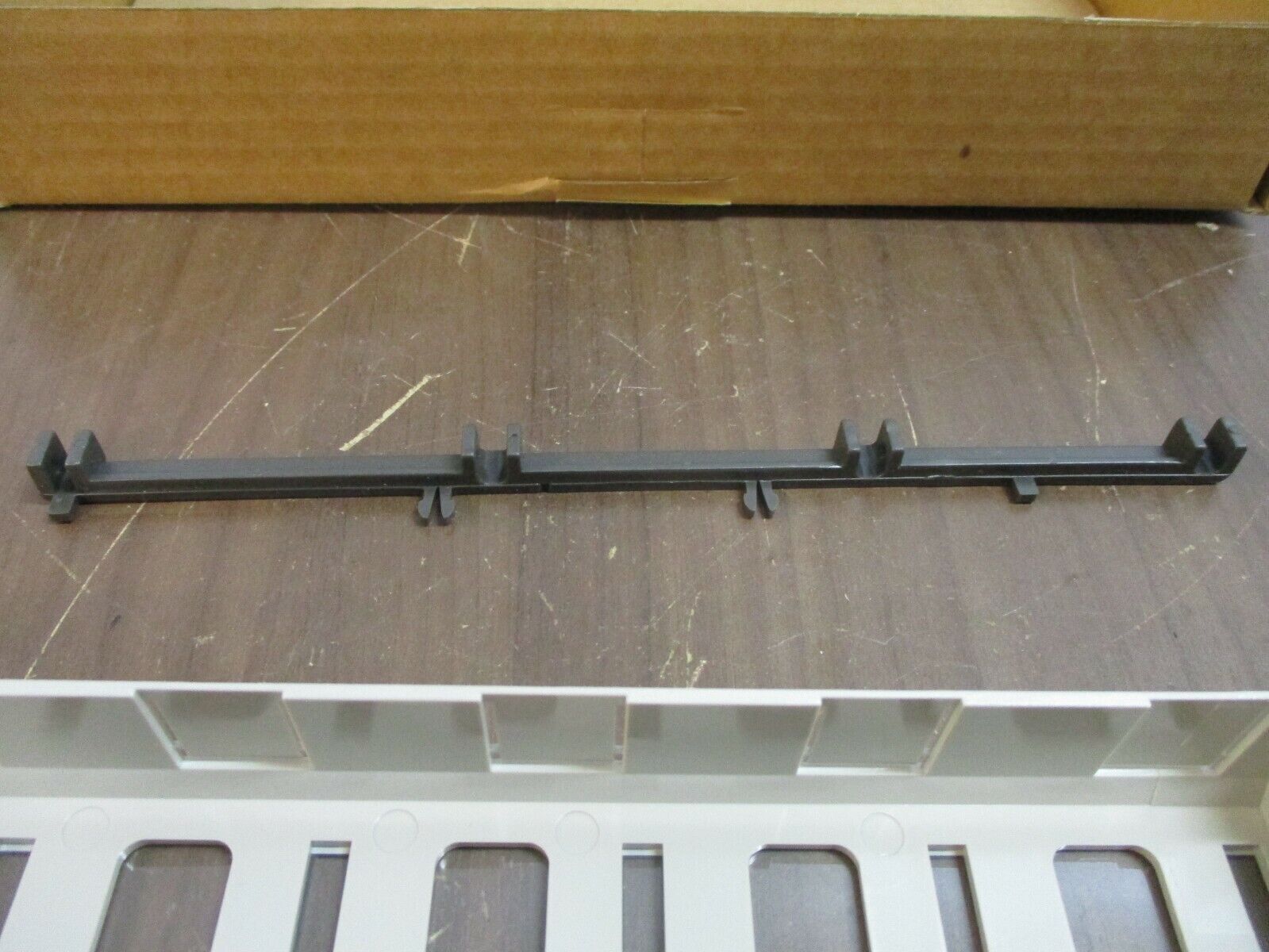 AEG Modicon 5-Slot Secondary Subrack AS-HDTA-201 New Surplus