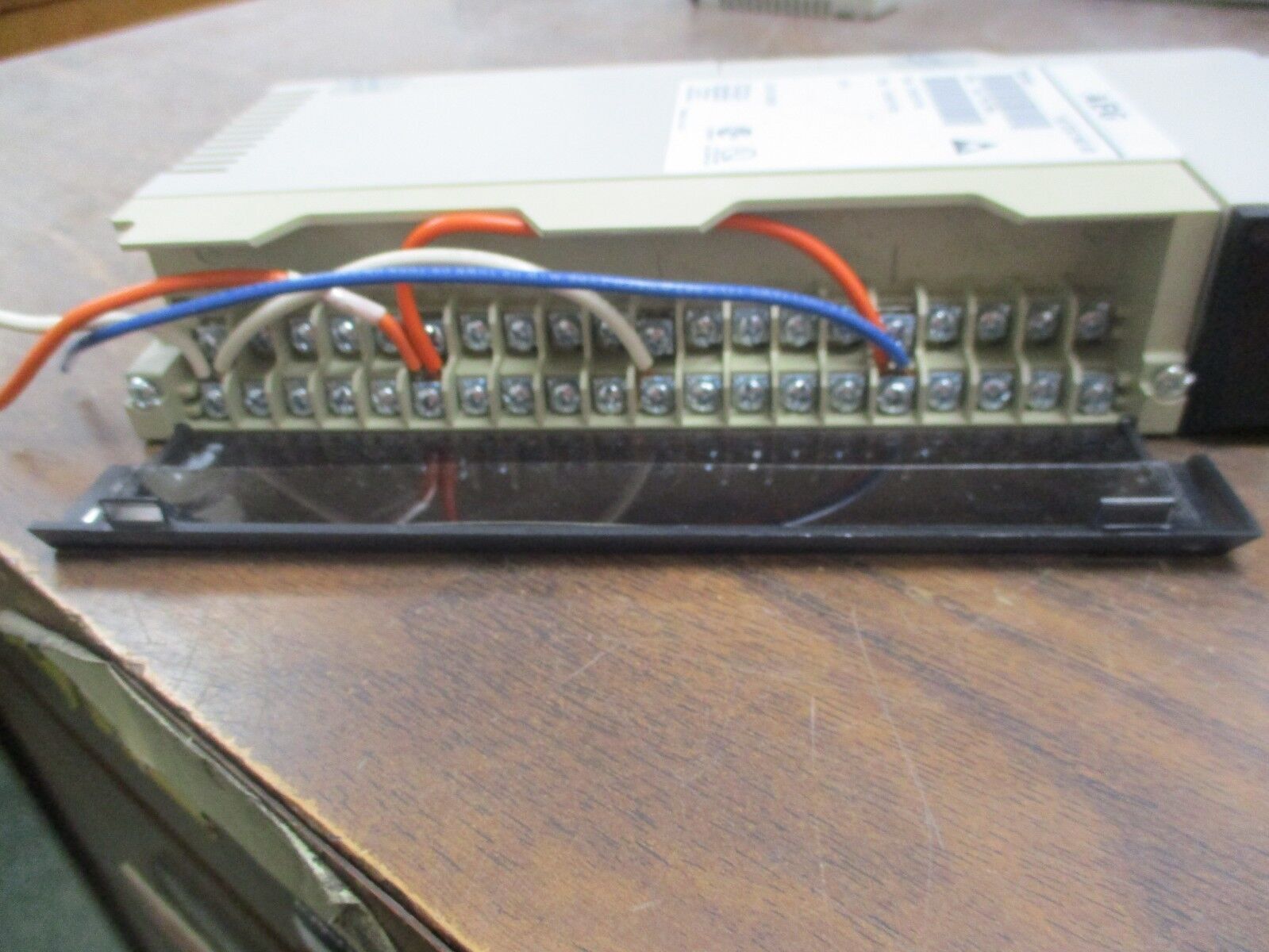 AEG Modicon DC Output Module 140 DD0 843 00 10-60VDC 2A/PT Used