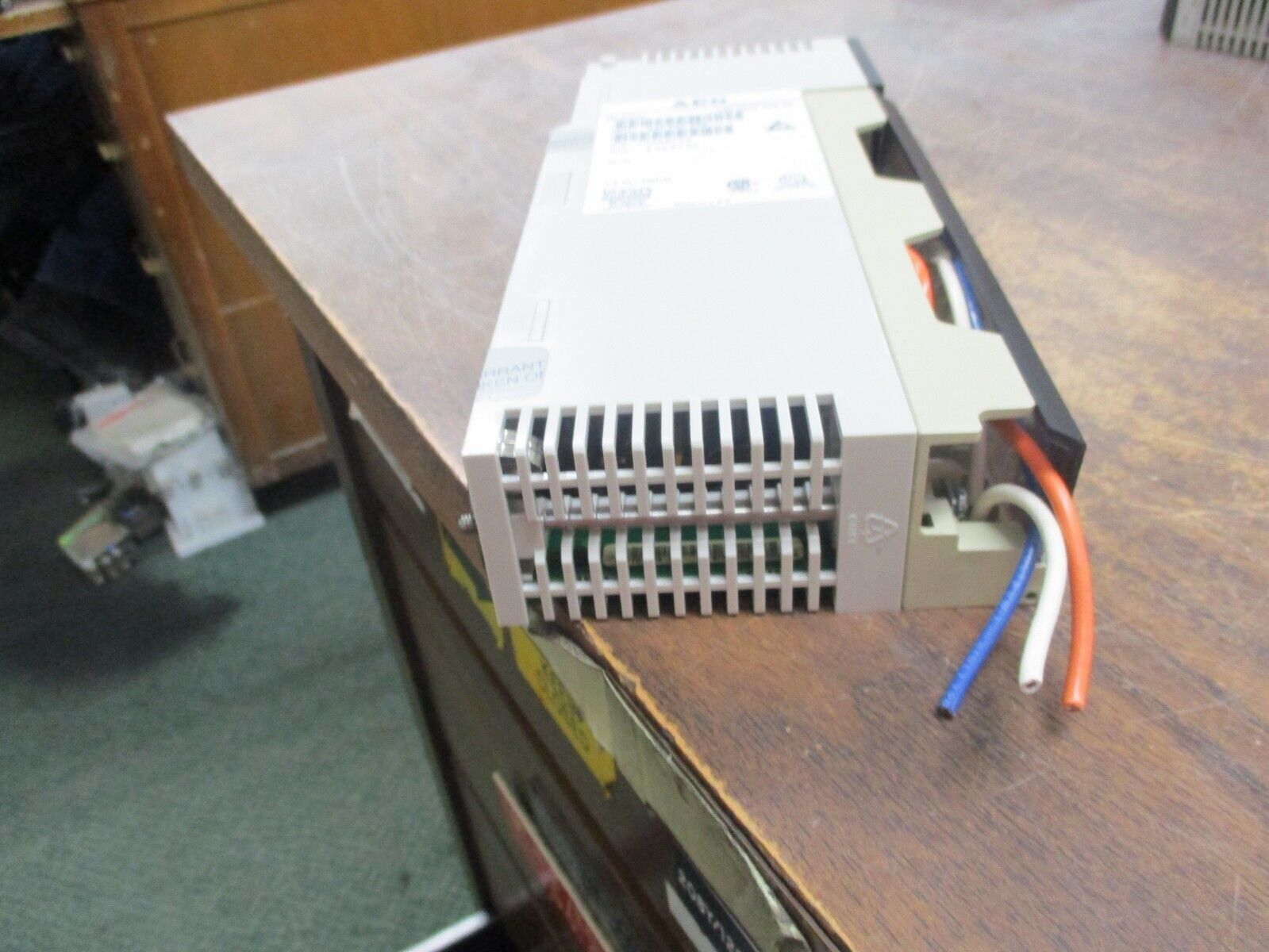 AEG Modicon DC Output Module 140 DD0 843 00 10-60VDC 2A/PT Used