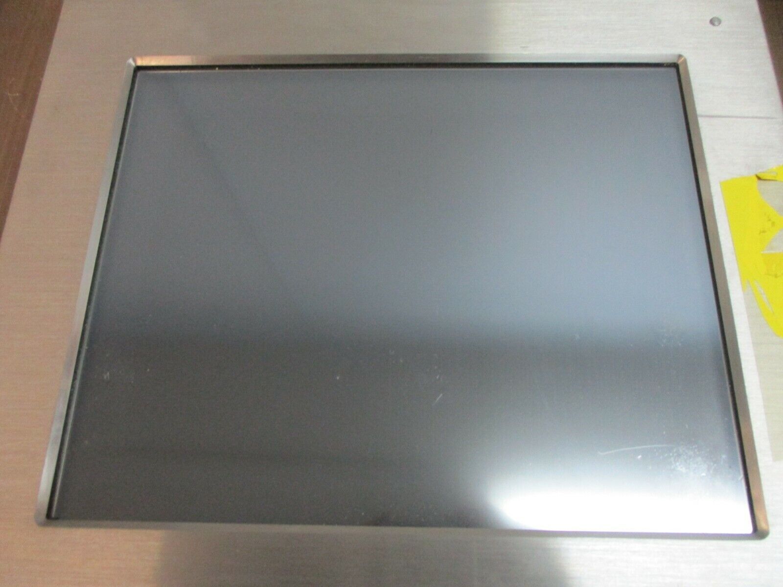 Allen-Bradley Industrial Flat Panel HMI 6185-DBCAAAZ Ser. A 100-120/200-240V