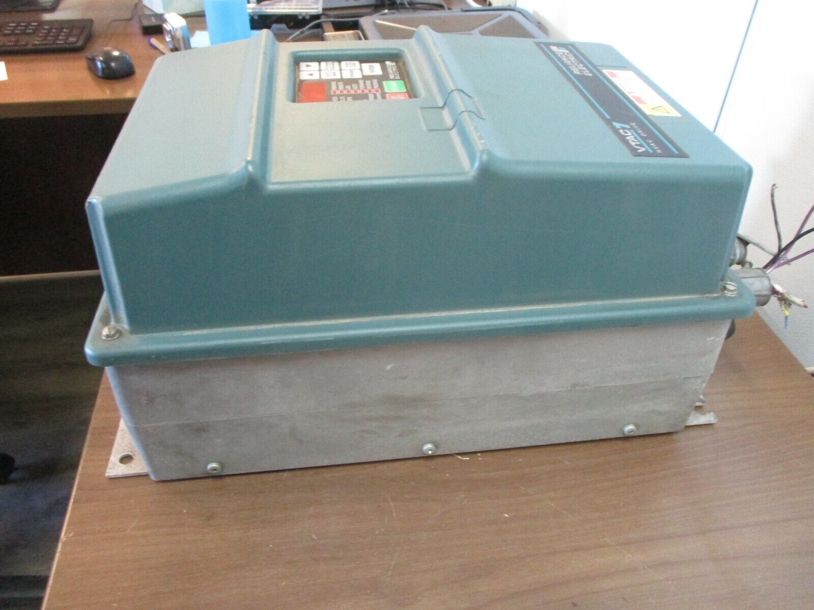 Reliance VTAC 7 GV3000 / SE AC Drive 25G4260 25HP 3Ph Type 12 Enclosure Used