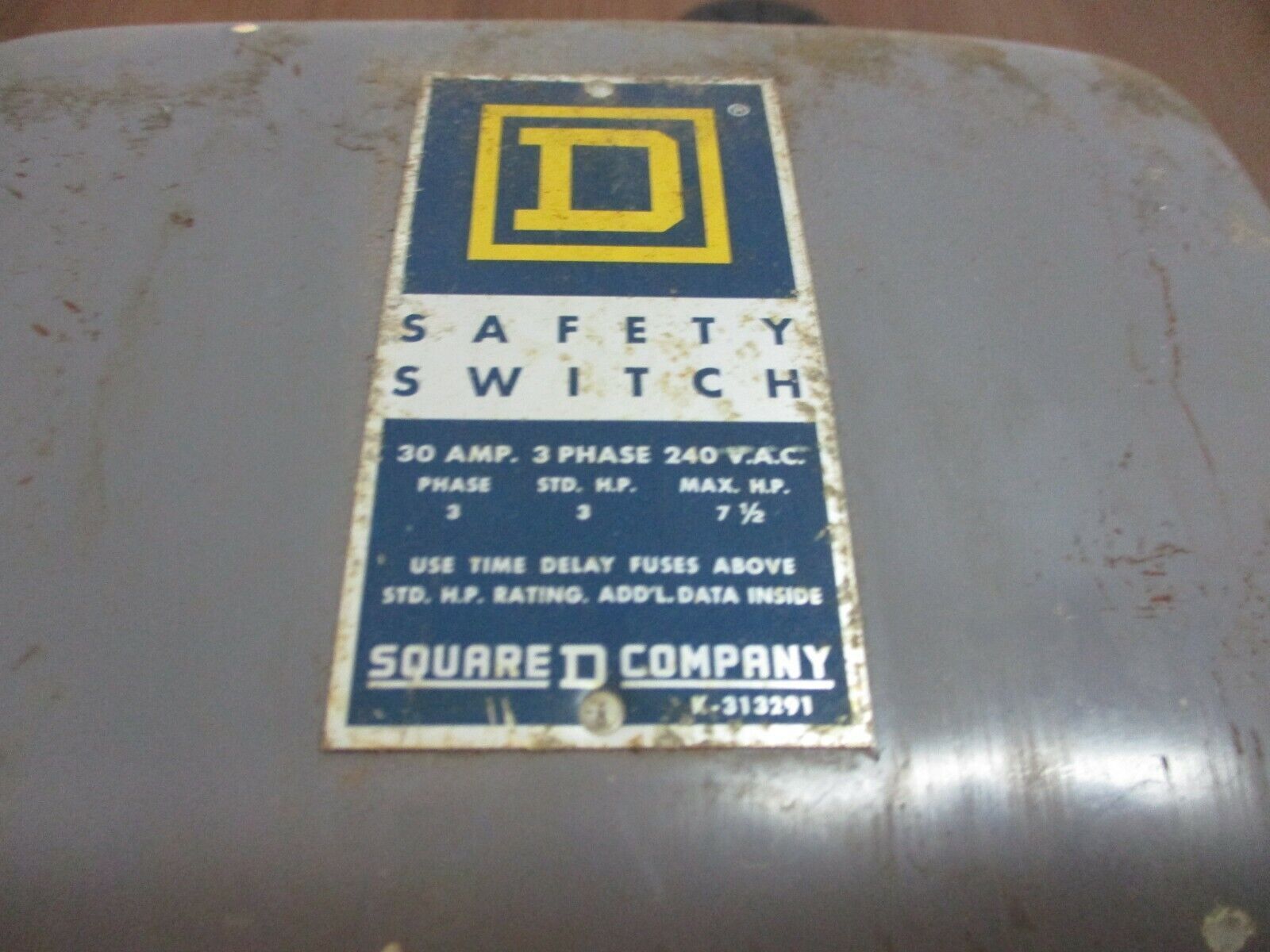 Square D Fusible Safety Switch/Disconnect H 321 N 30A 240V Used