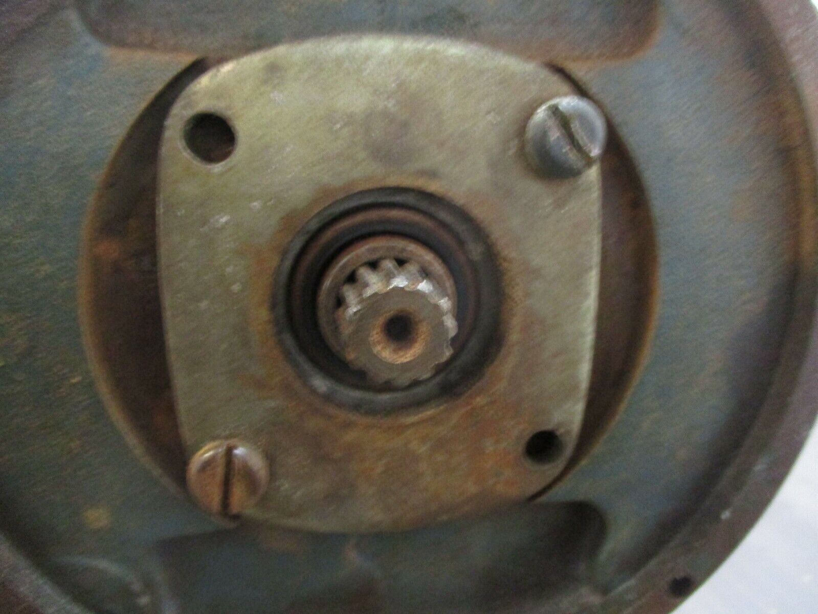 Reliance Master XL Gear Reducer 145WG16A Ratio: 7.5 1.5HP In Used