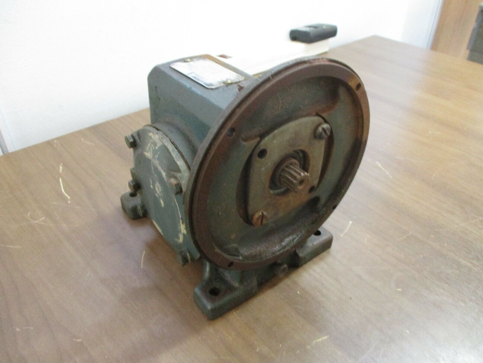Reliance Master XL Gear Reducer 145WG16A Ratio: 7.5 1.5HP In Used