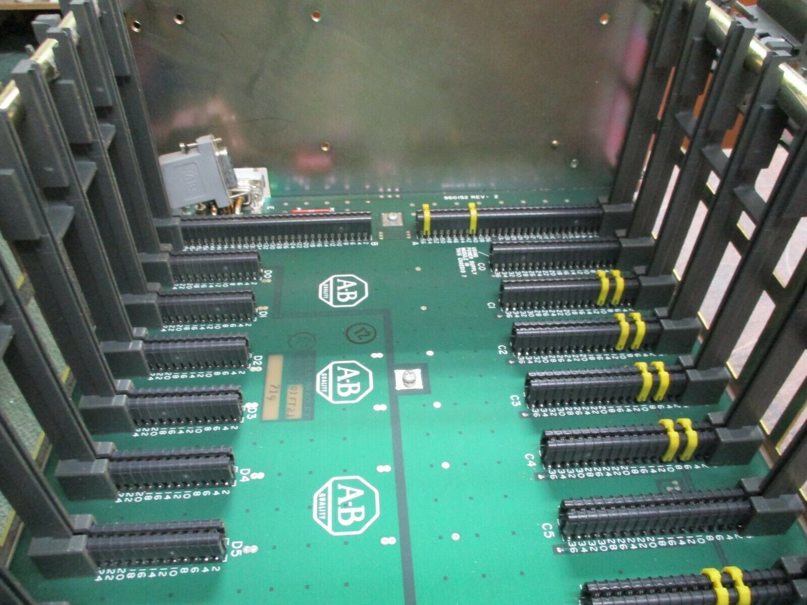 Allen-Bradley 16-Slot I/O Chassis 1771-A4B Used