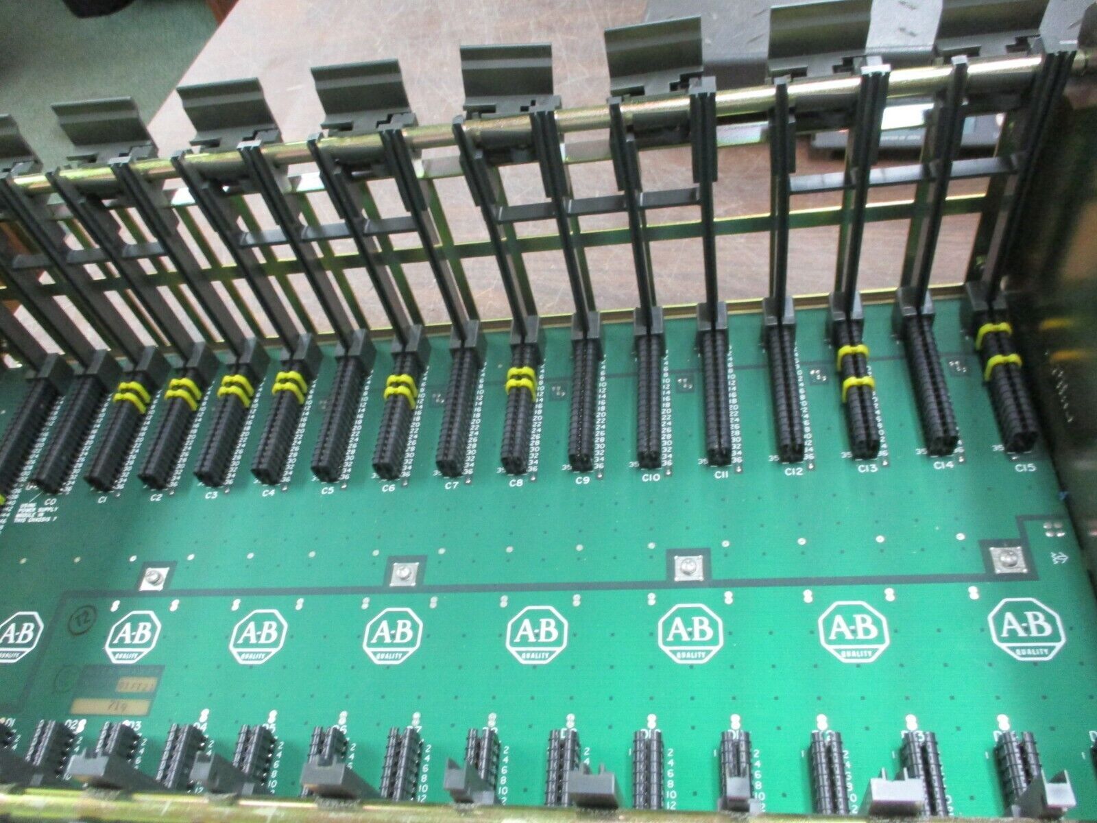 Allen-Bradley 16-Slot I/O Chassis 1771-A4B Used