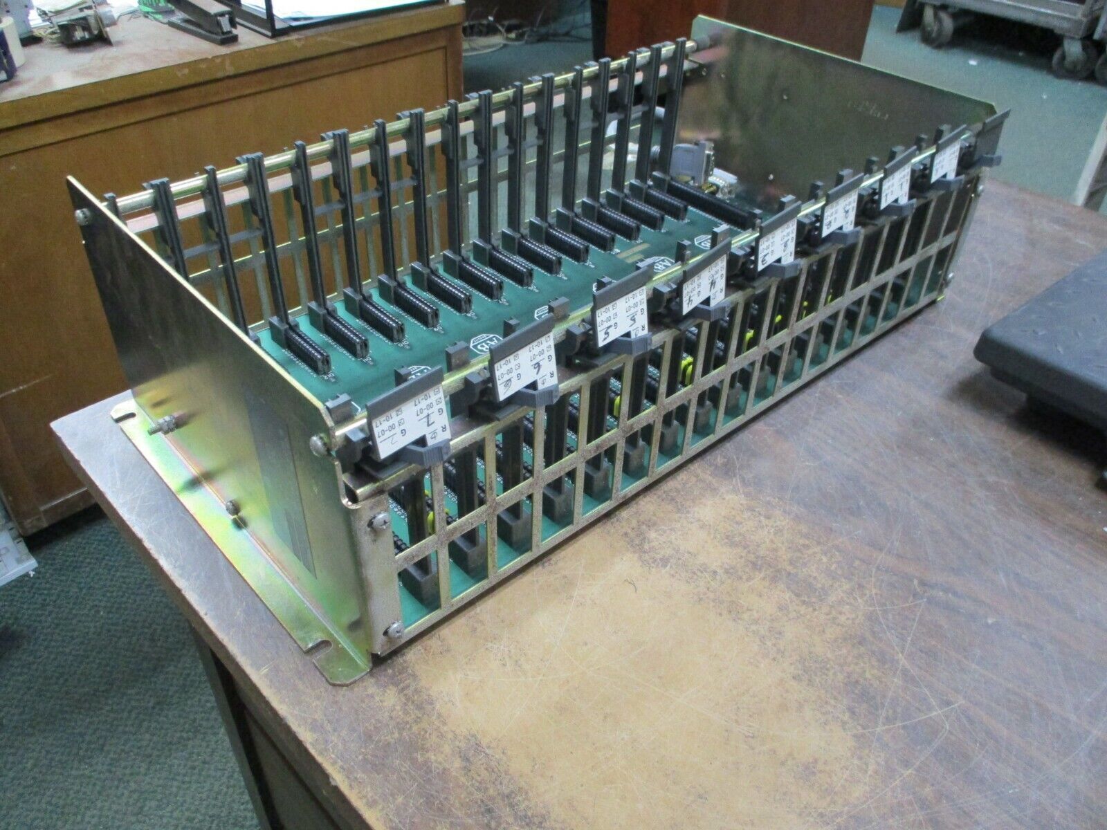 Allen-Bradley 16-Slot I/O Chassis 1771-A4B Used