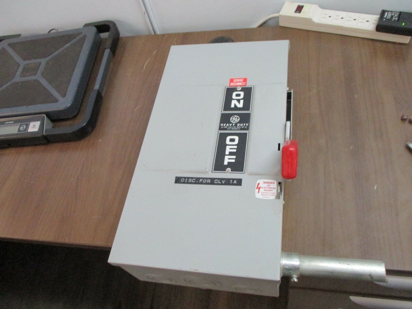 GE Fusible Safety Switch/Disconnect TH4322 60A 240V Used