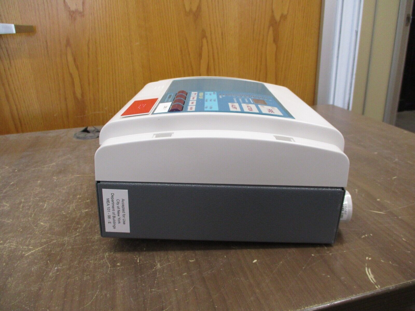 Xtralis Vesda VLP Aspirating Smoke Detector VLP-400 18-30VDC w/ Keypad Used