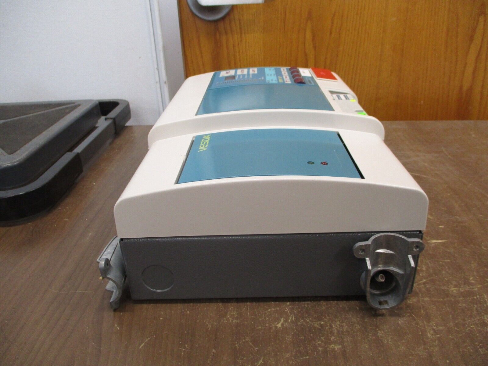 Xtralis Vesda VLP Aspirating Smoke Detector VLP-400 18-30VDC w/ Keypad Used